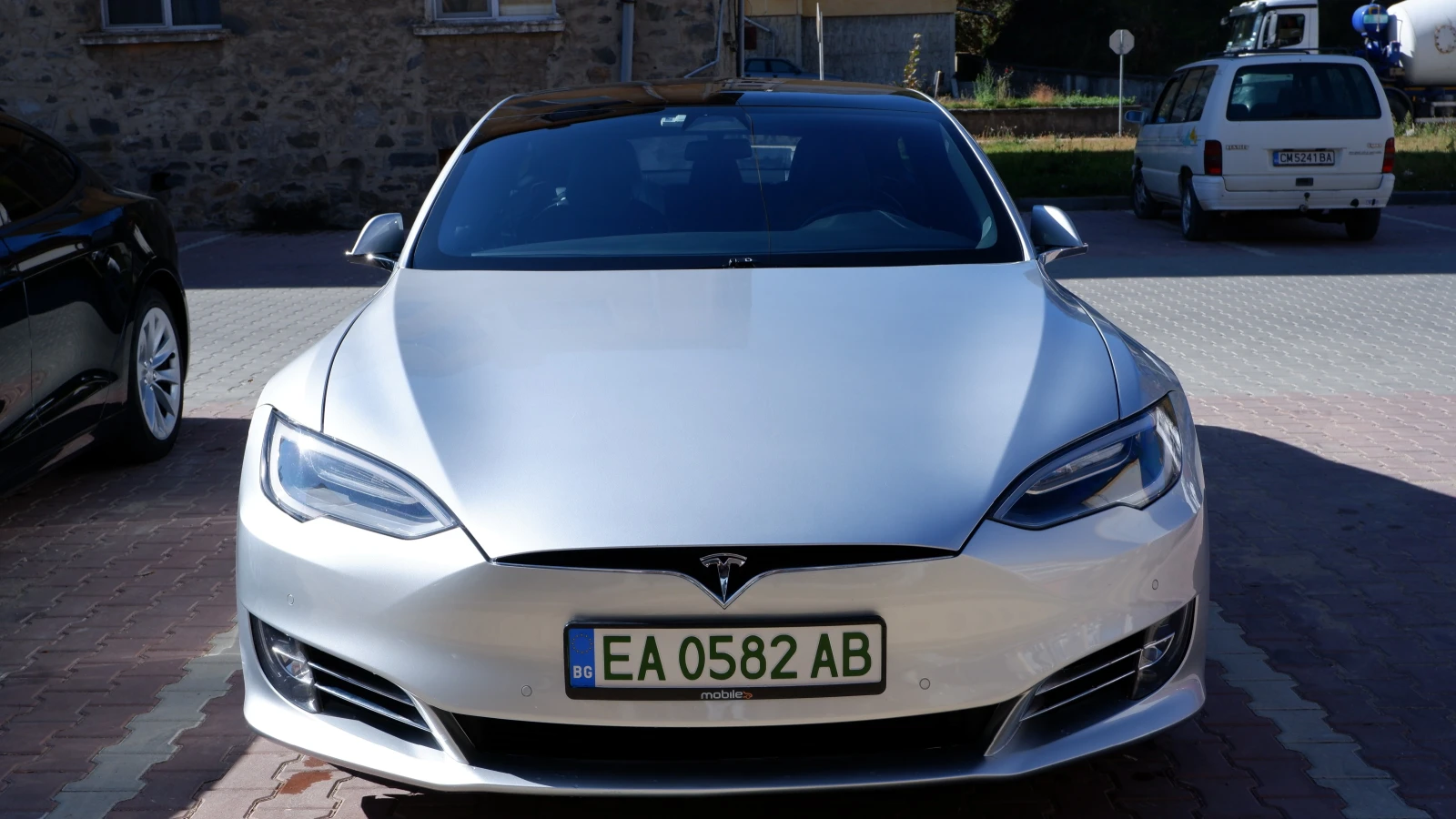 Tesla Model S  - изображение 2