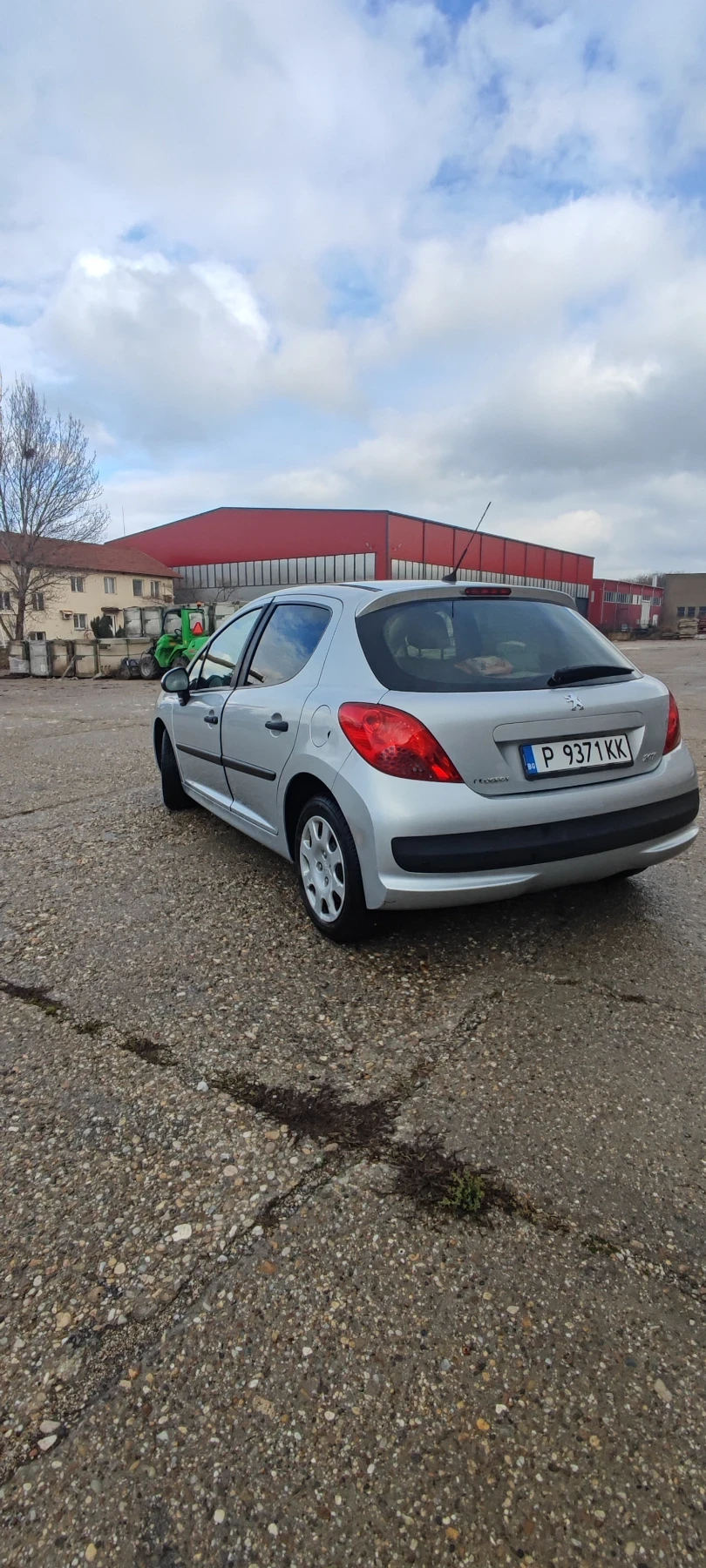 Peugeot 207 Перфектно техническо състояние   1, 4 i (75Hp) - изображение 5