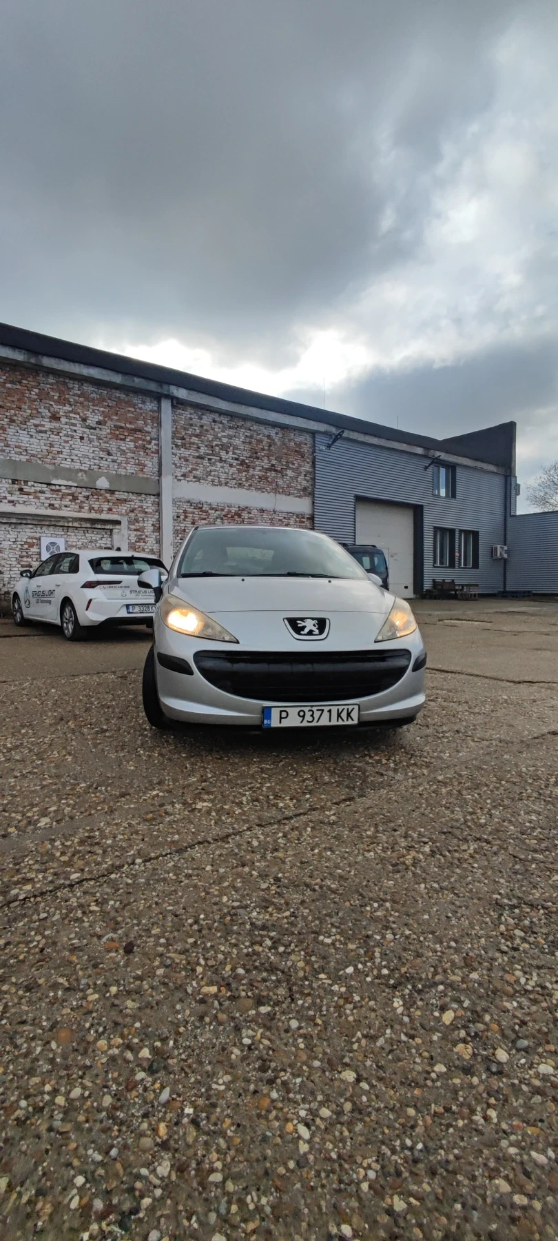 Peugeot 207 Перфектно техническо състояние   1, 4 i (75Hp) - изображение 2