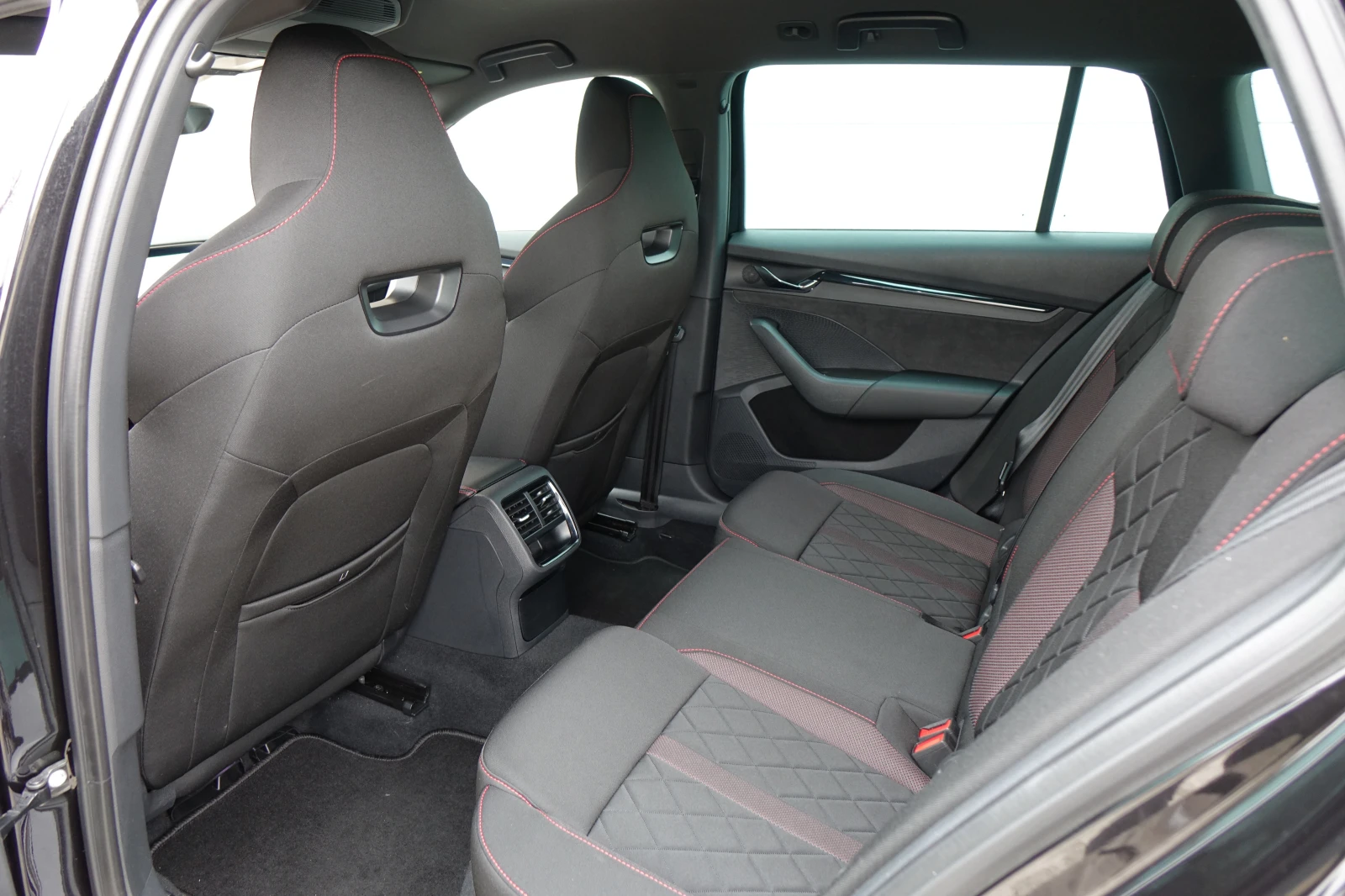 Skoda Octavia VRS* 4X4* OLED LIGHTS* CANTON* CARBON*  | Mobile.bg   17