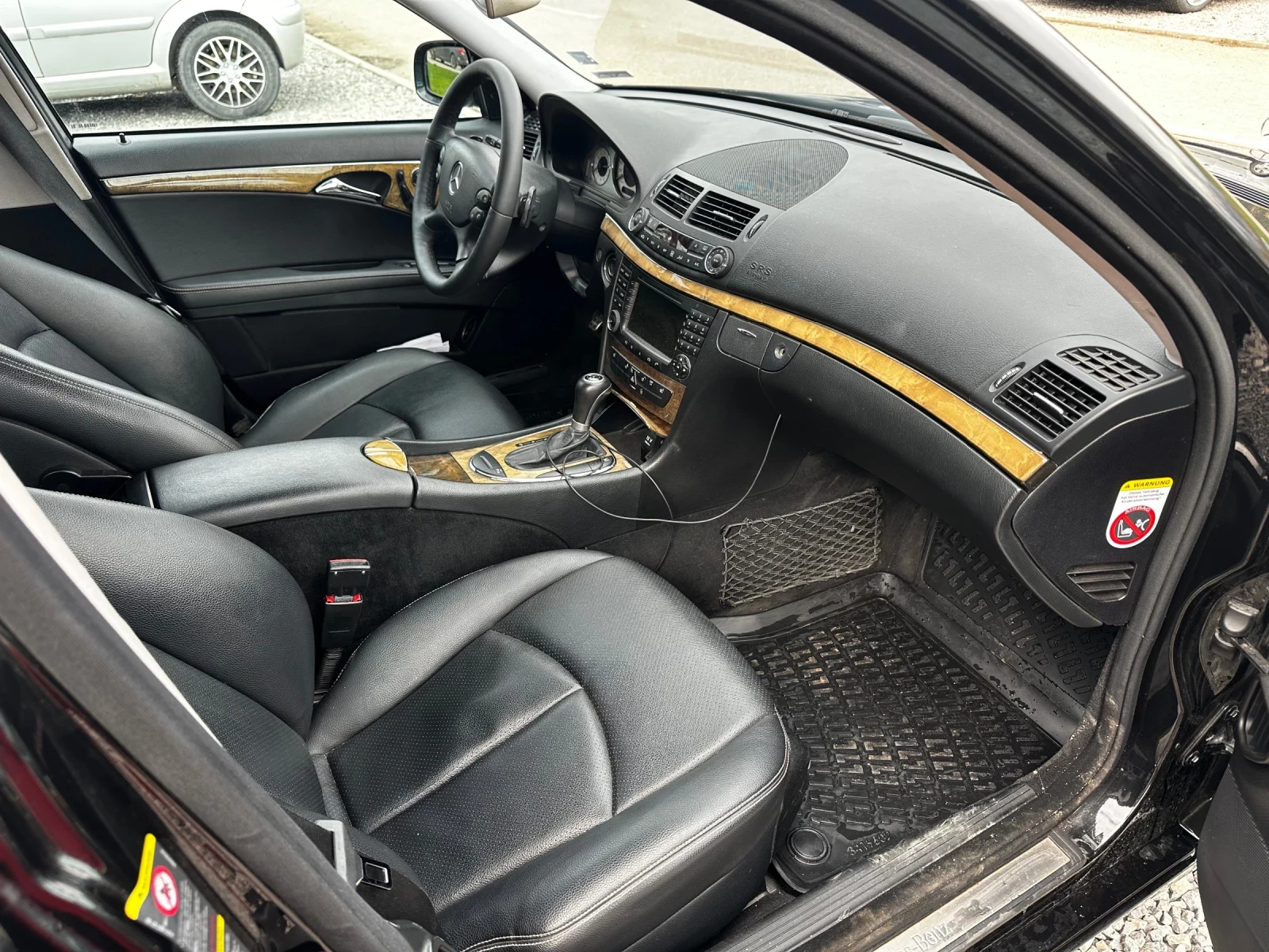 Mercedes-Benz E 320  - изображение 7
