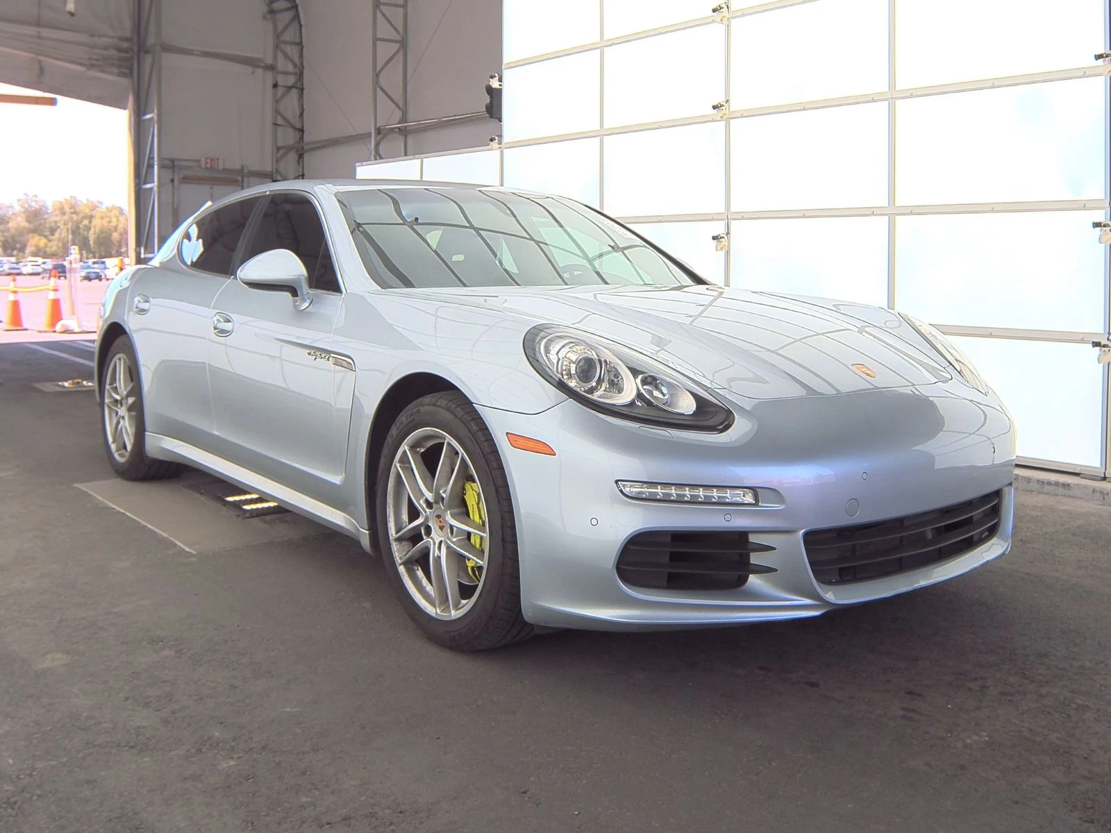 Porsche Panamera S* HYBRID* BOSE* ПОДГРЕВ* КАМЕРА* KEYLESS - изображение 3