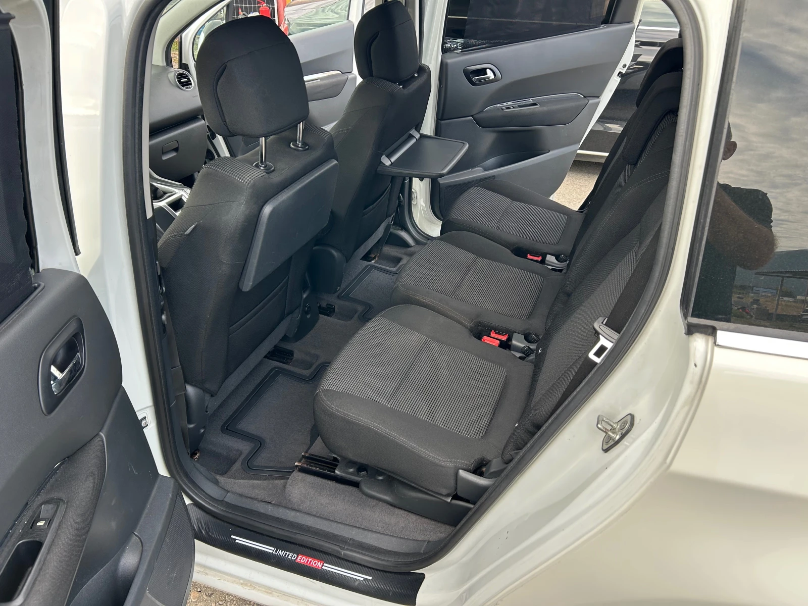 Peugeot 5008 1.6 HDI 7  | Mobile.bg   14