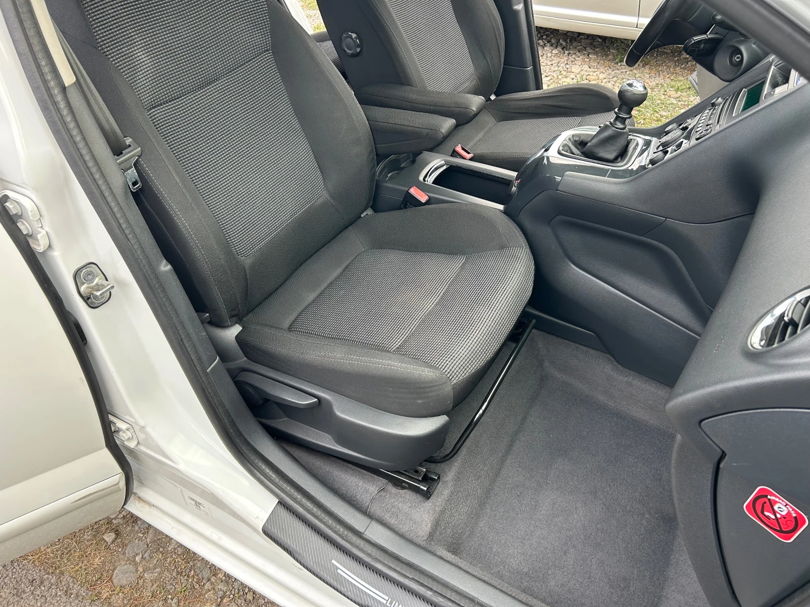 Peugeot 5008 1.6 HDI 7  | Mobile.bg   13