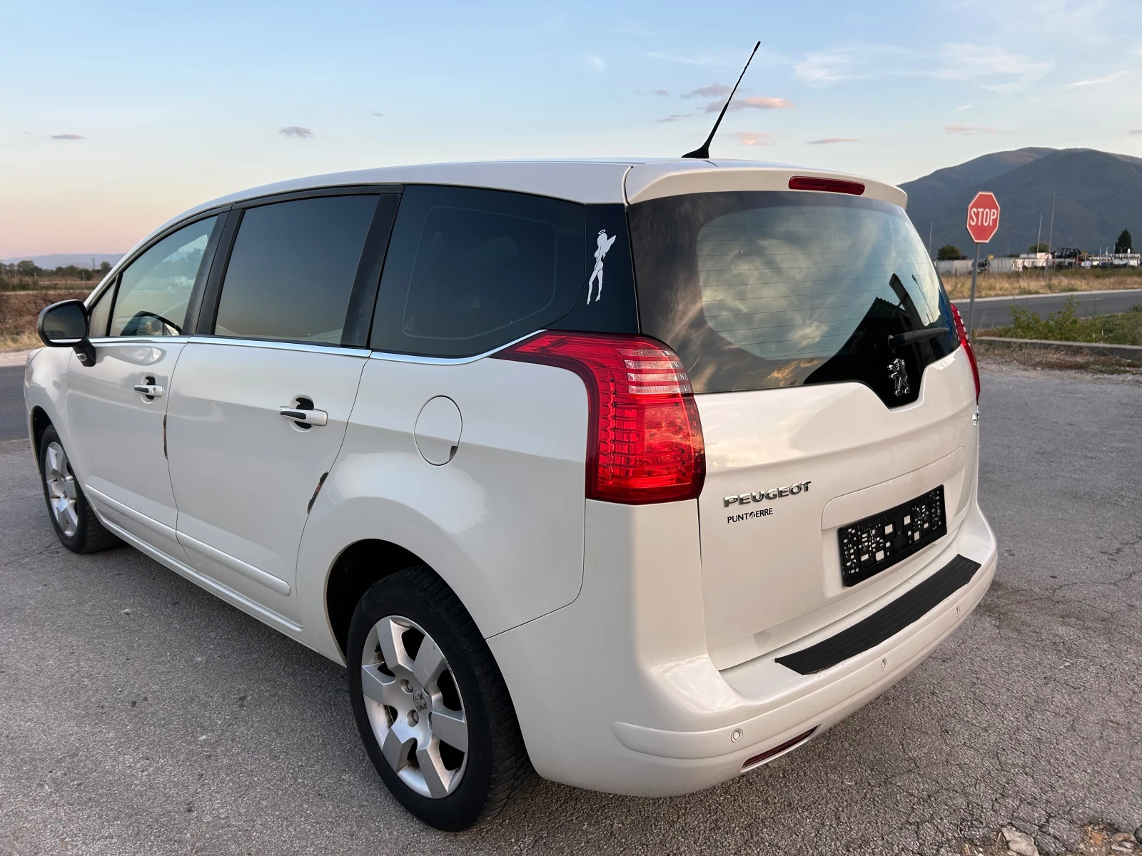 Peugeot 5008 1.6 HDI 7 места - изображение 6