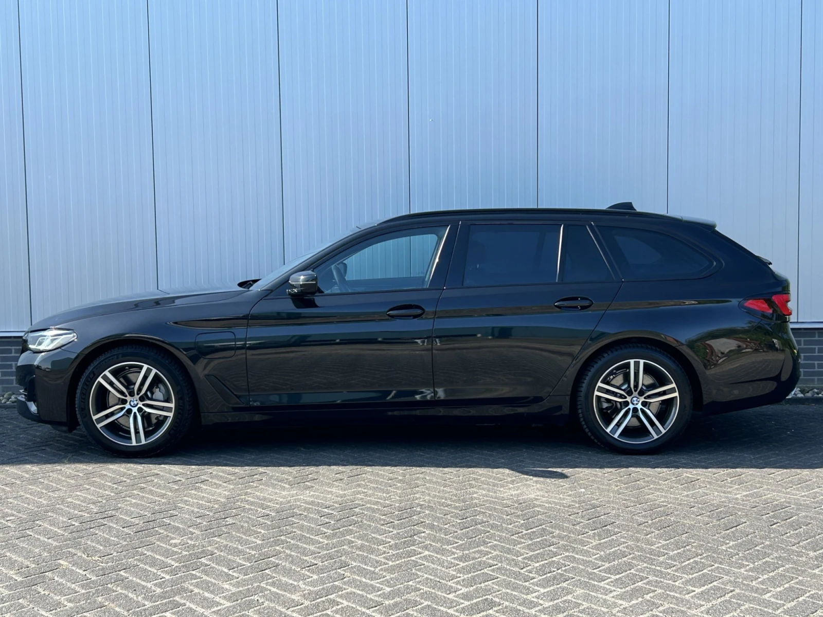 BMW 530E BUSINESS - изображение 3