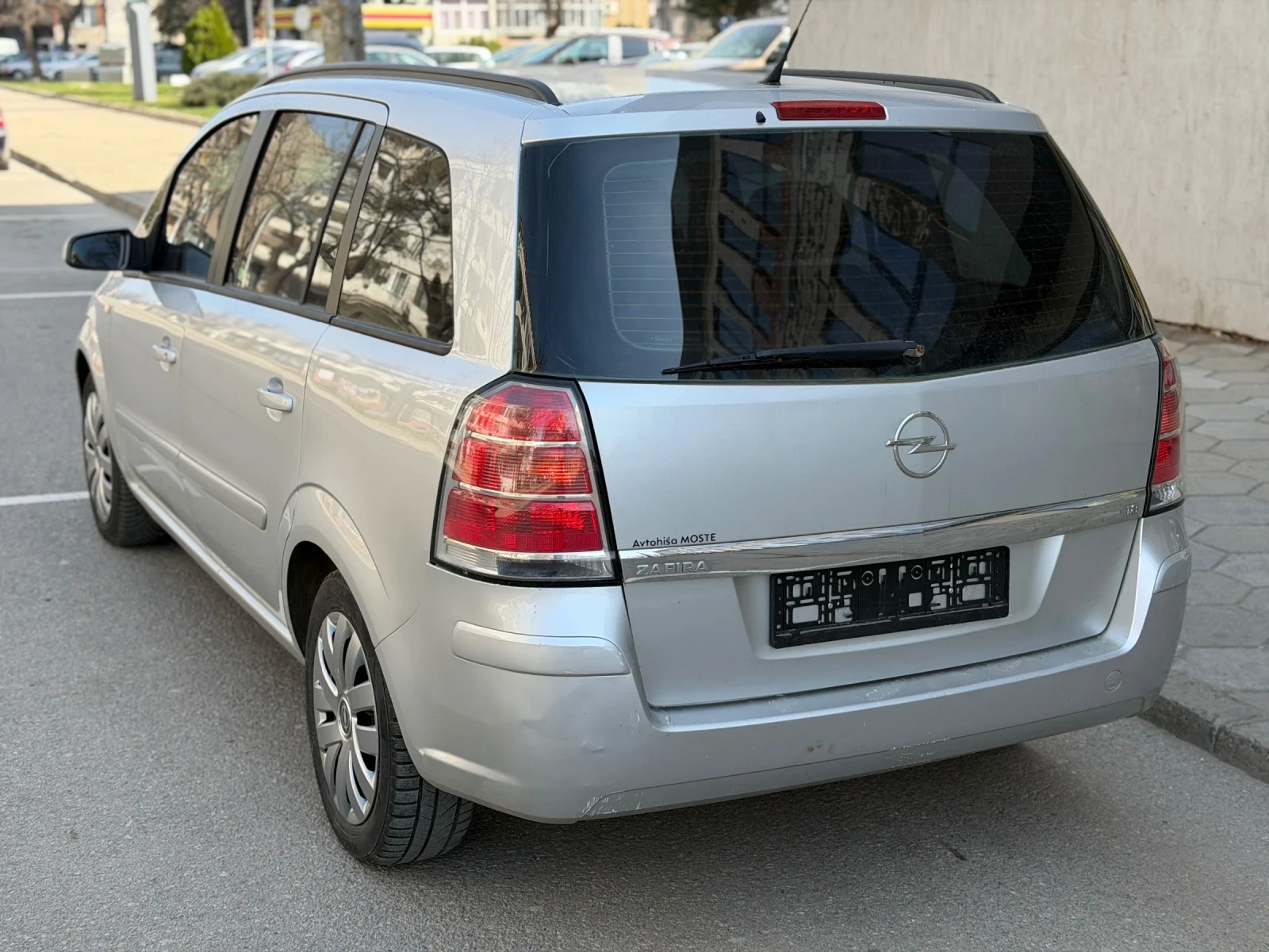 Opel Zafira 1.8i , 7 места, снимка 3 - Автомобили и джипове - 53824717