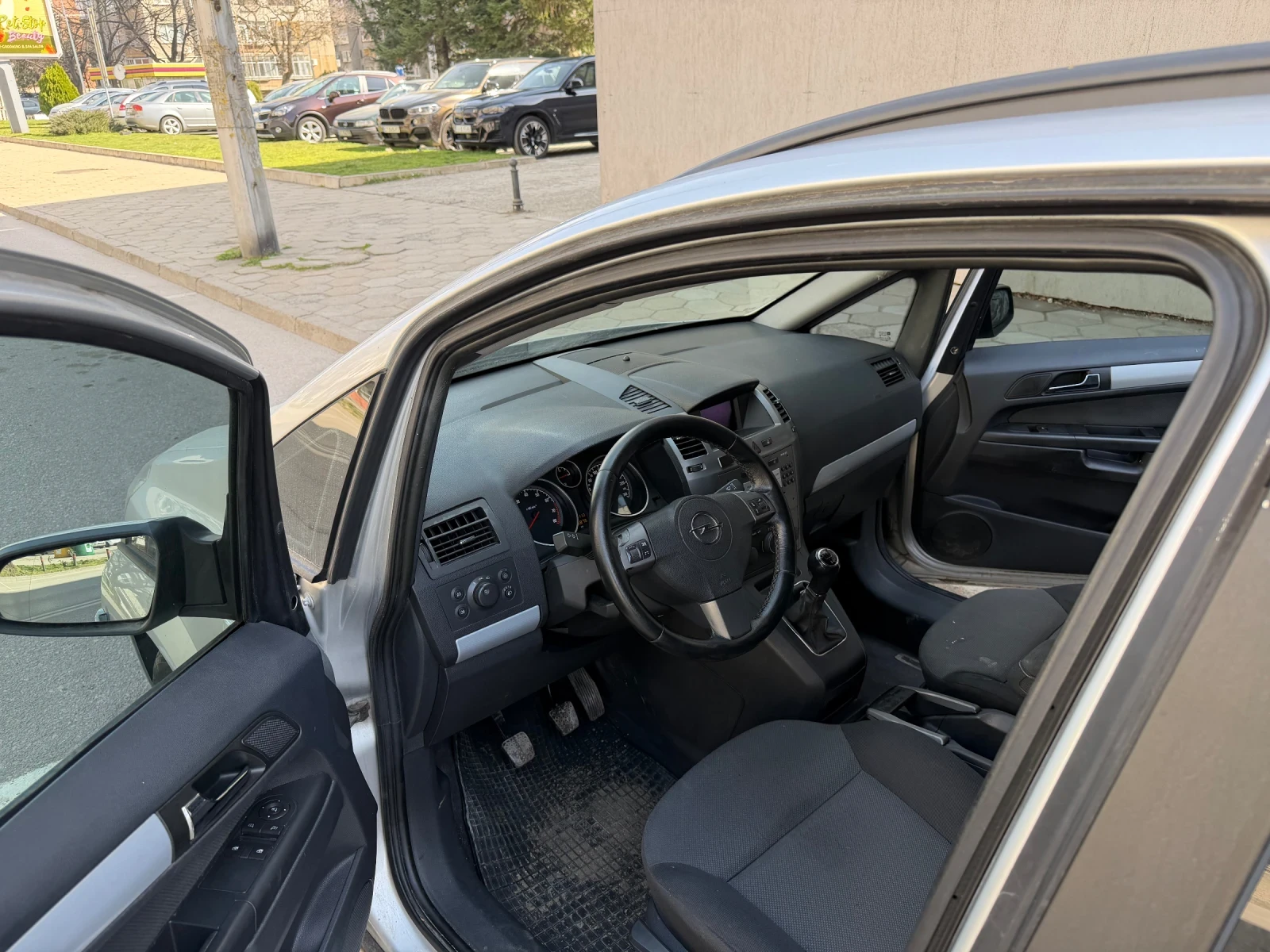 Opel Zafira 1.8i , 7 места, снимка 6 - Автомобили и джипове - 53824717