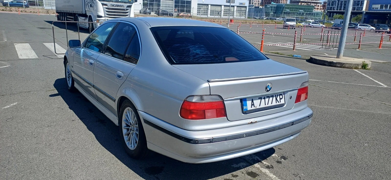 BMW 520, снимка 4 - Автомобили и джипове - 54341460
