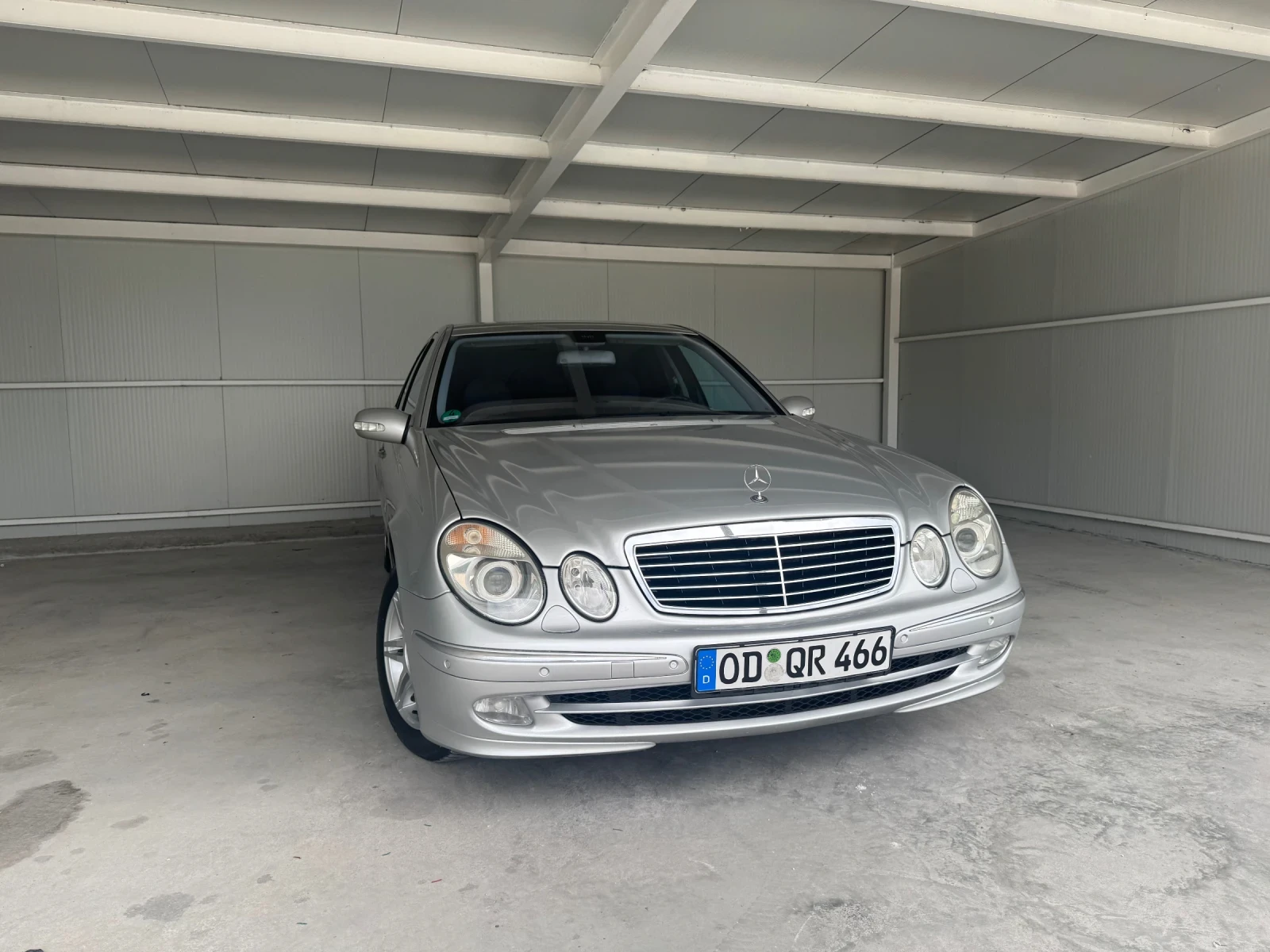Mercedes-Benz E 220 AVANTGARDE-NAVI