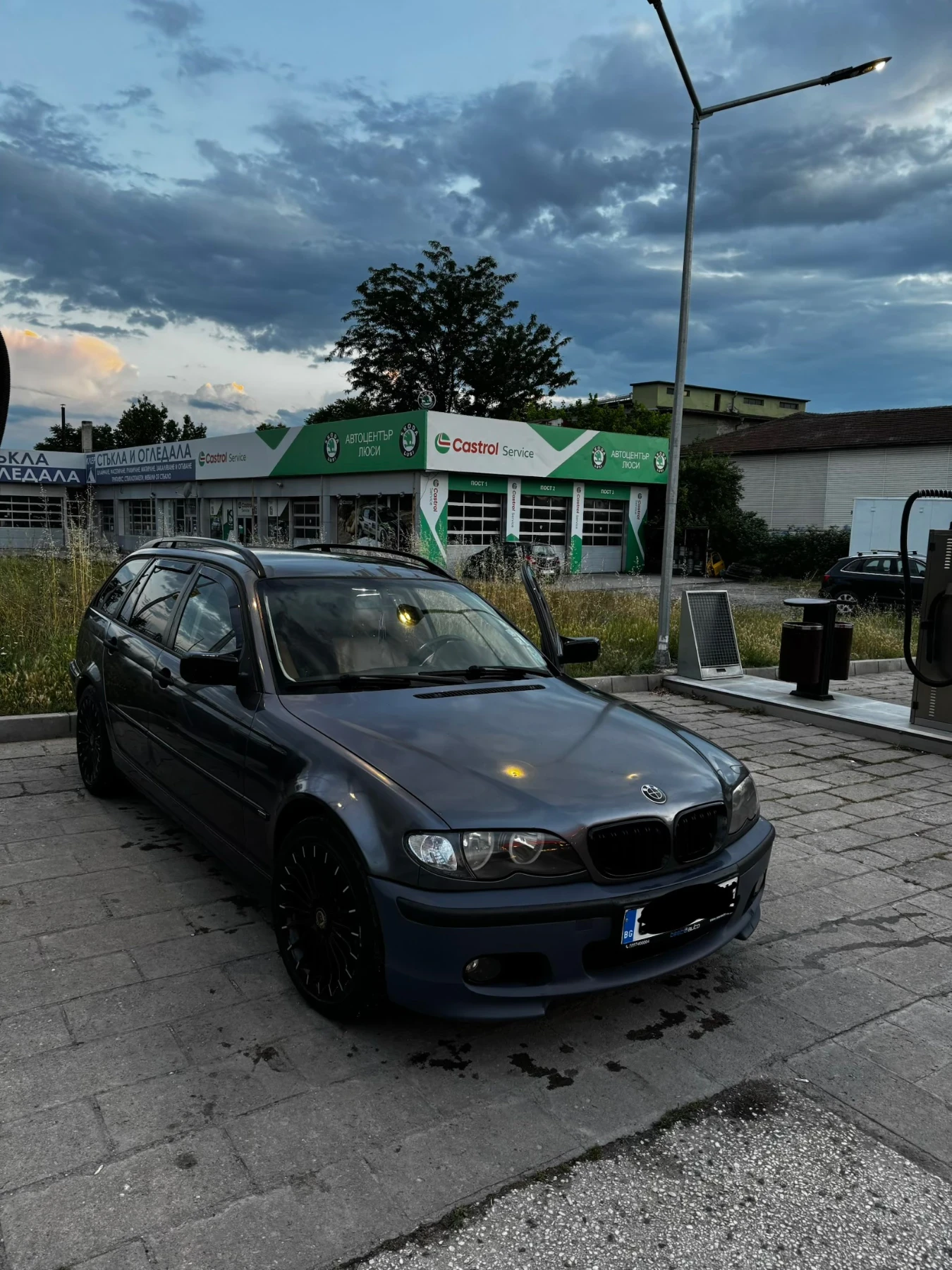 BMW 318 2.0i 143