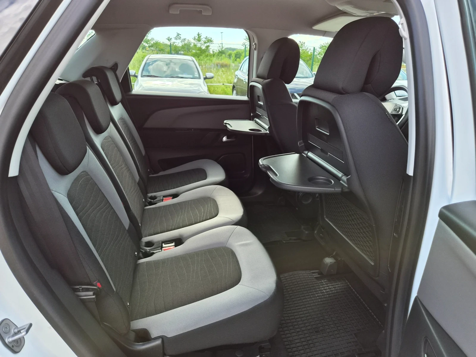 Citroen C4 Picasso 1.6HDI EURO 5 127500 км., снимка 16 - Автомобили и джипове - 54840528