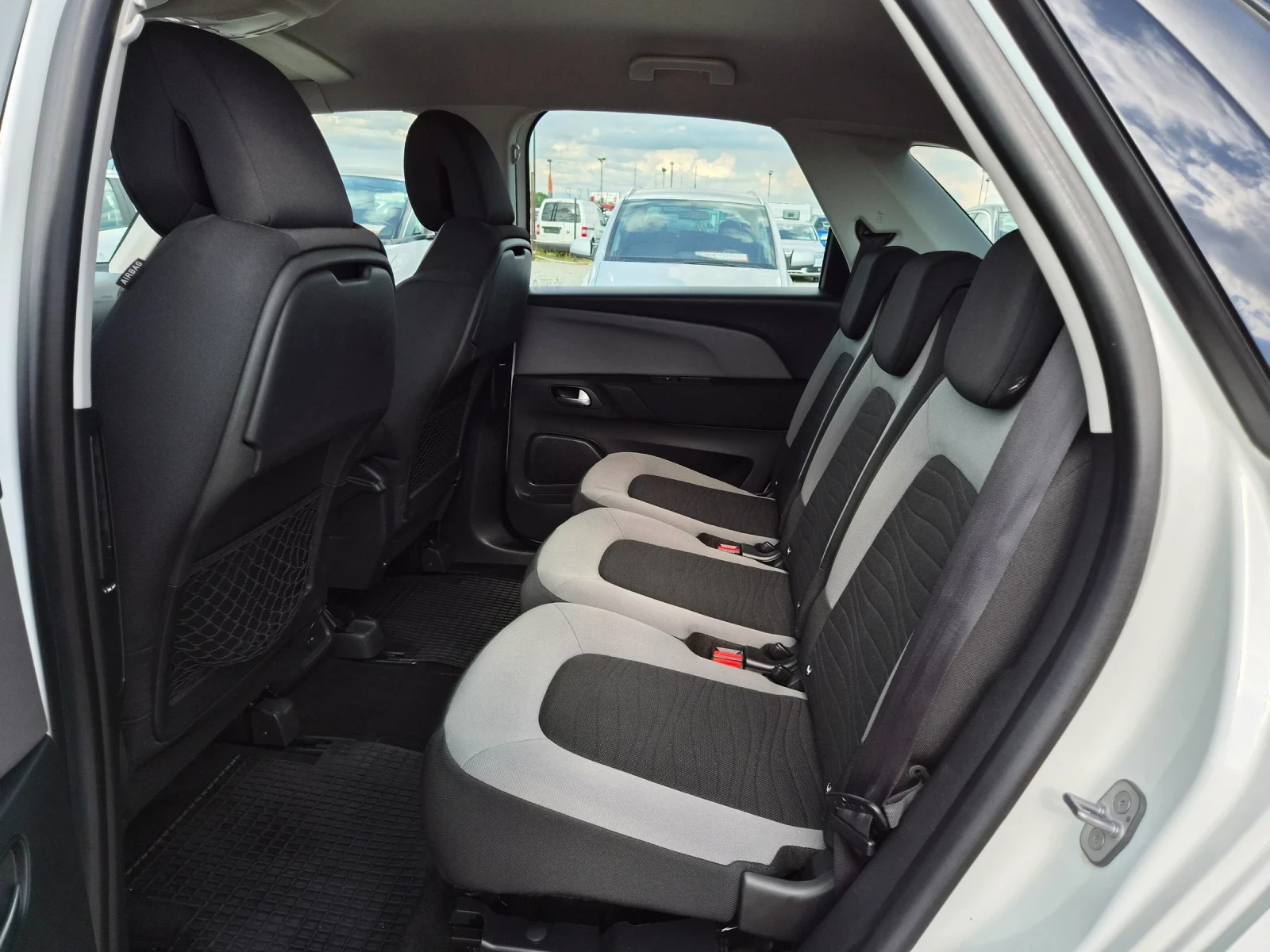 Citroen C4 Picasso 1.6HDI EURO 5 127500 км., снимка 15 - Автомобили и джипове - 54840528