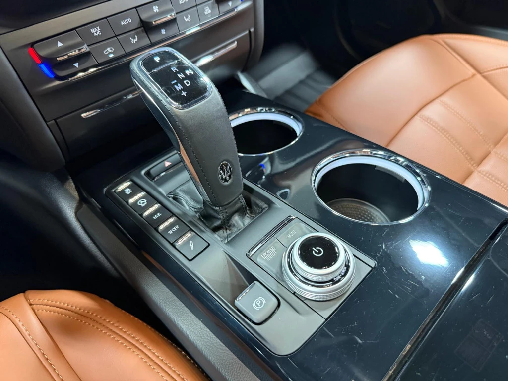 Maserati Ghibli Modena Q4* Естествена кожа* Италианска красавица!*, снимка 14 - Автомобили и джипове - 55147876