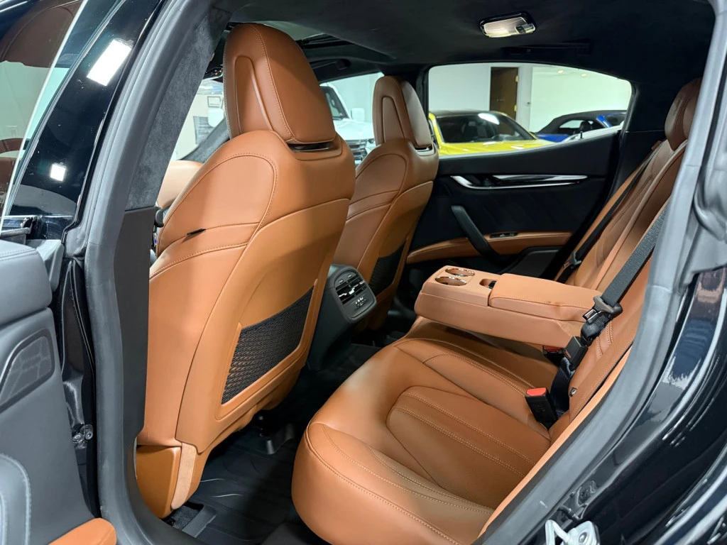 Maserati Ghibli Modena Q4* Естествена кожа* Италианска красавица!*, снимка 17 - Автомобили и джипове - 55147876