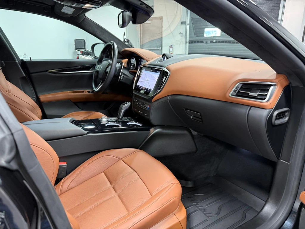Maserati Ghibli Modena Q4* Естествена кожа* Италианска красавица!*, снимка 12 - Автомобили и джипове - 55147876