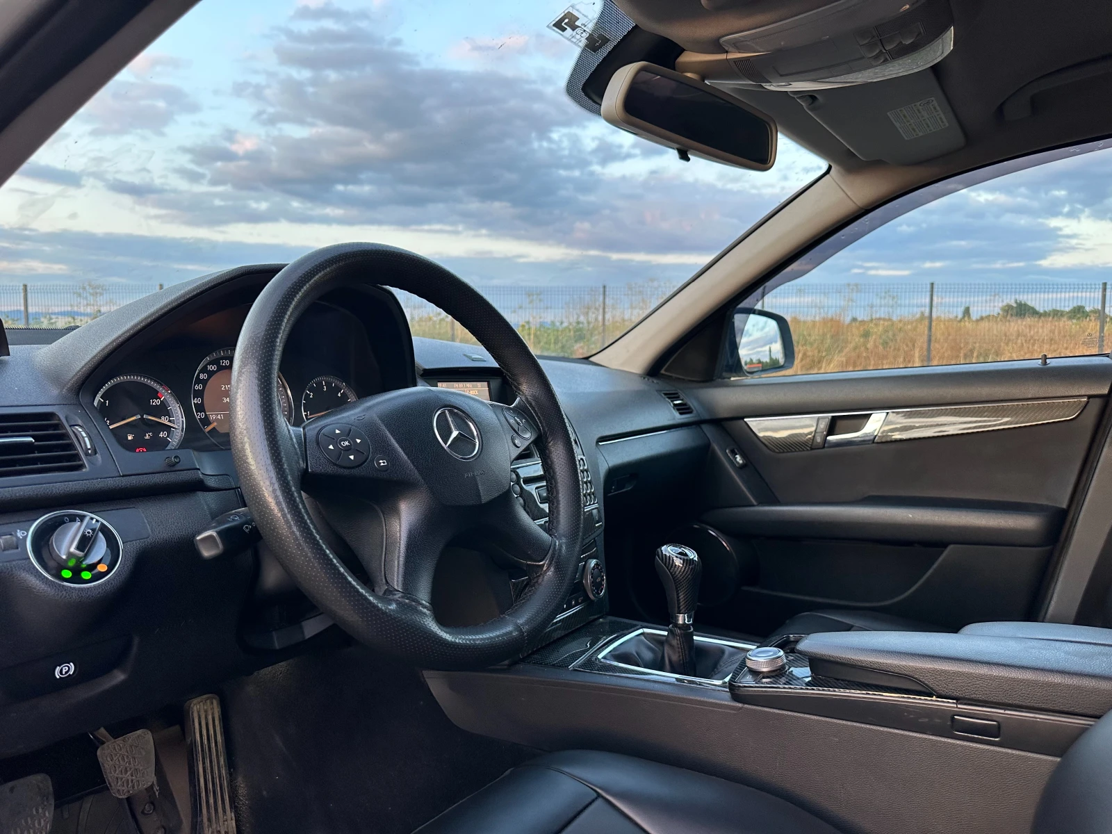 Mercedes-Benz C 200, снимка 11 - Автомобили и джипове - 55402462