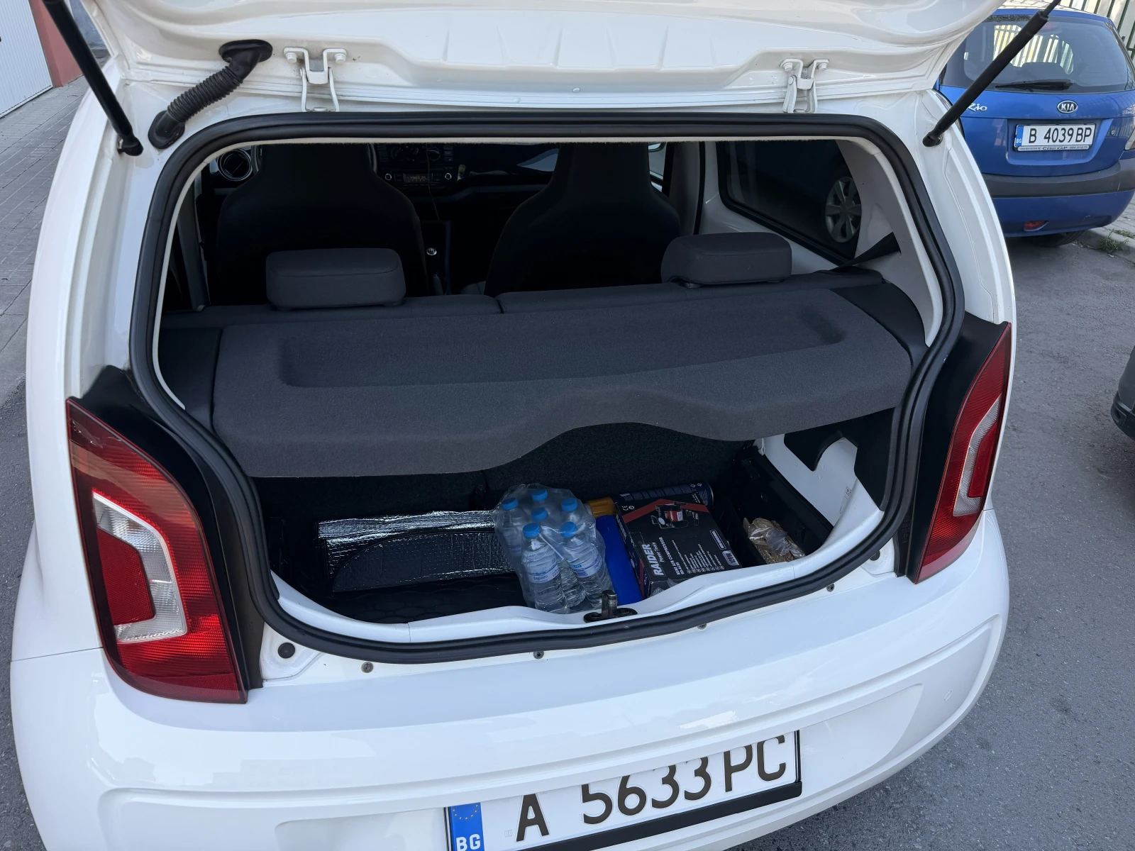 VW Up 1.0 MPI, снимка 8 - Автомобили и джипове - 55435593