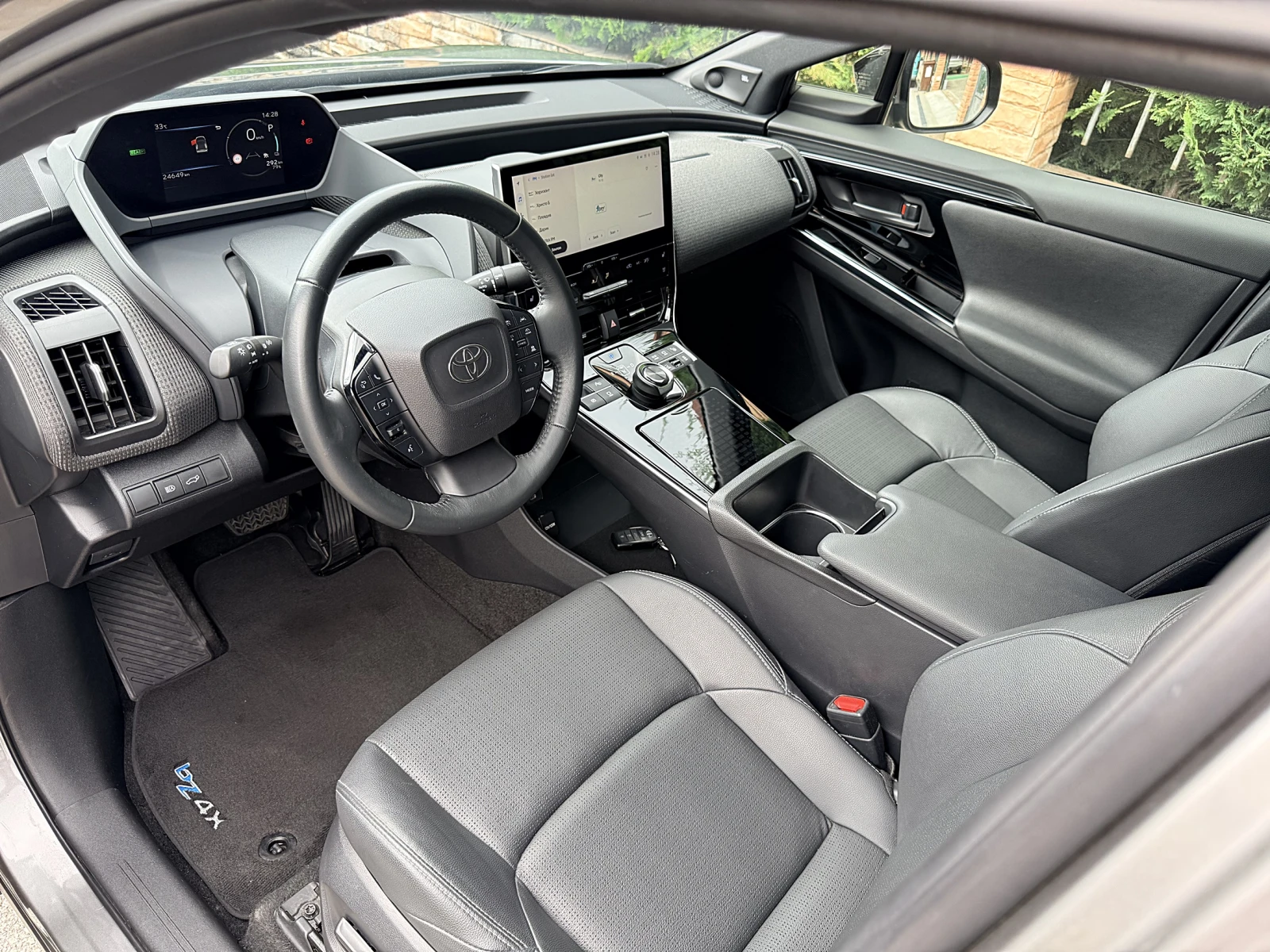 Toyota bZ4X AWD 4х4 Leuge 360 JBL Обдухване, снимка 10 - Автомобили и джипове - 55603936
