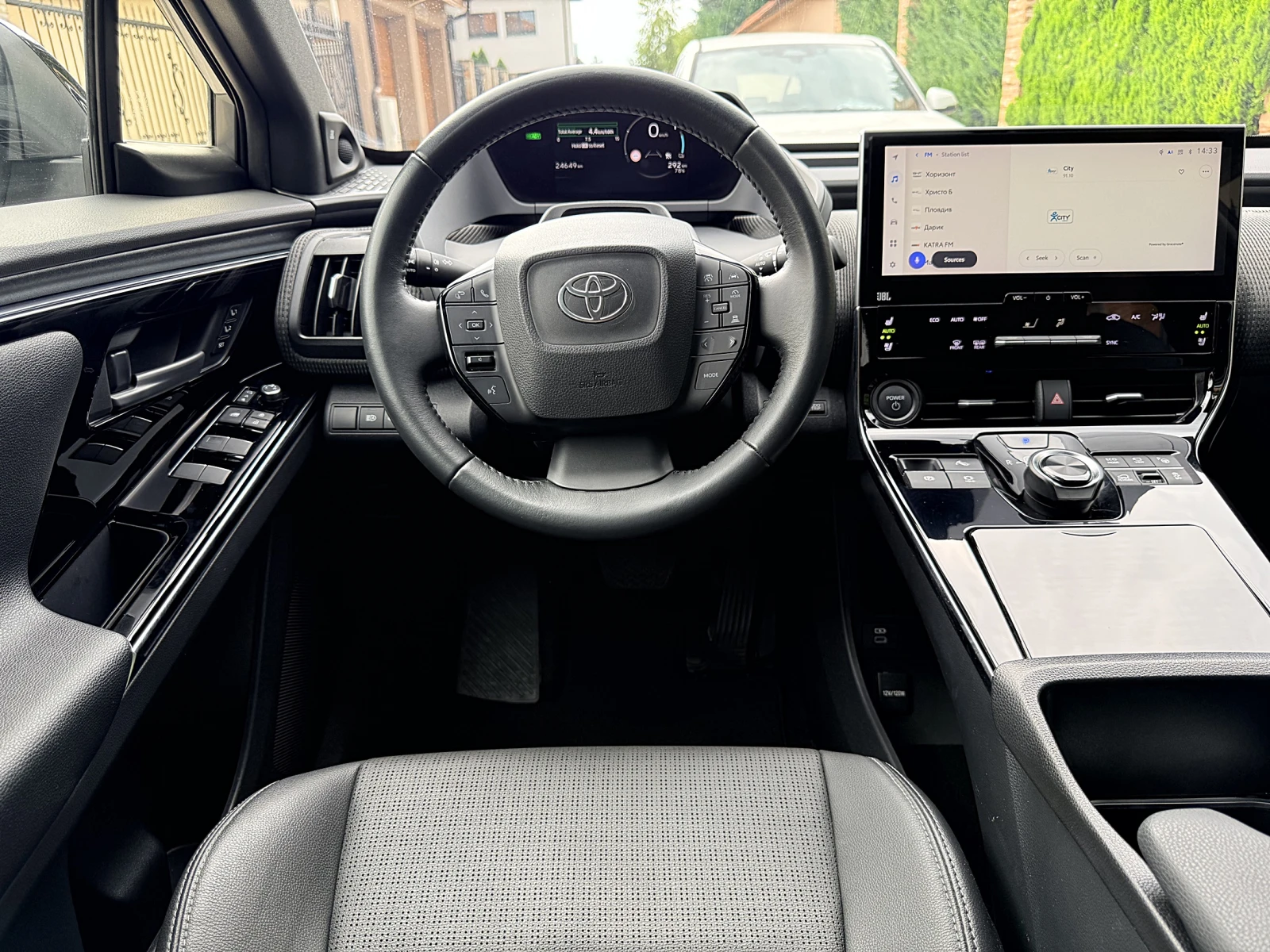 Toyota bZ4X AWD 4х4 Leuge 360 JBL Обдухване, снимка 16 - Автомобили и джипове - 55603936