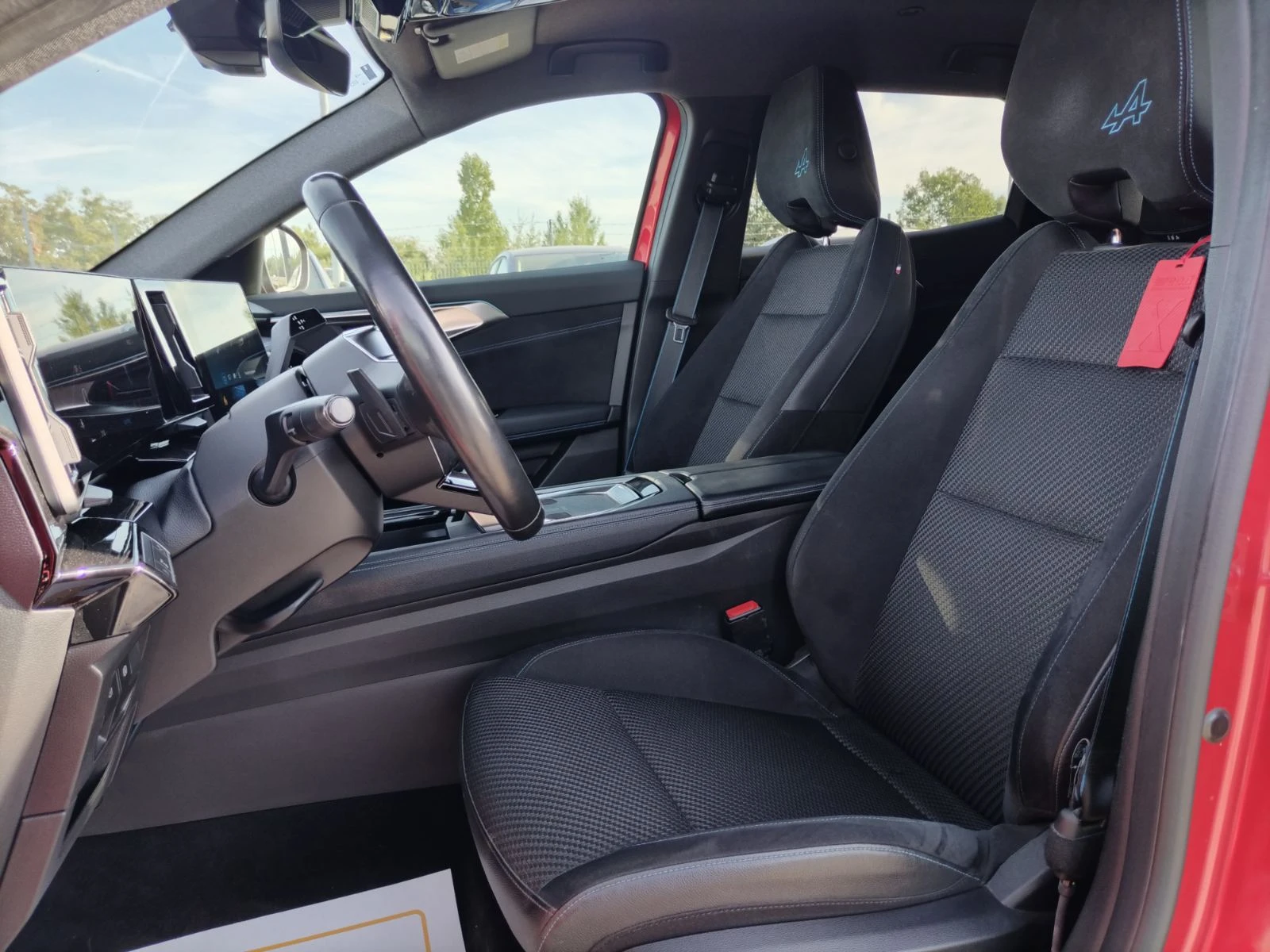 Renault Austral 1.3Tce/160к.с./ espirit Alpine, снимка 13 - Автомобили и джипове - 55747604