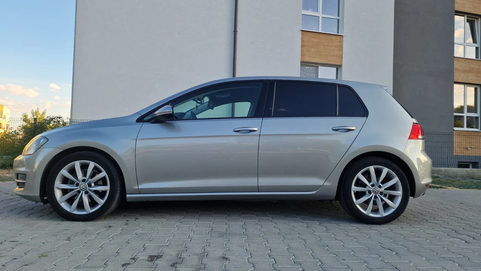 VW Golf 1.6 TDI   105кс, снимка 5 - Автомобили и джипове - 56220908