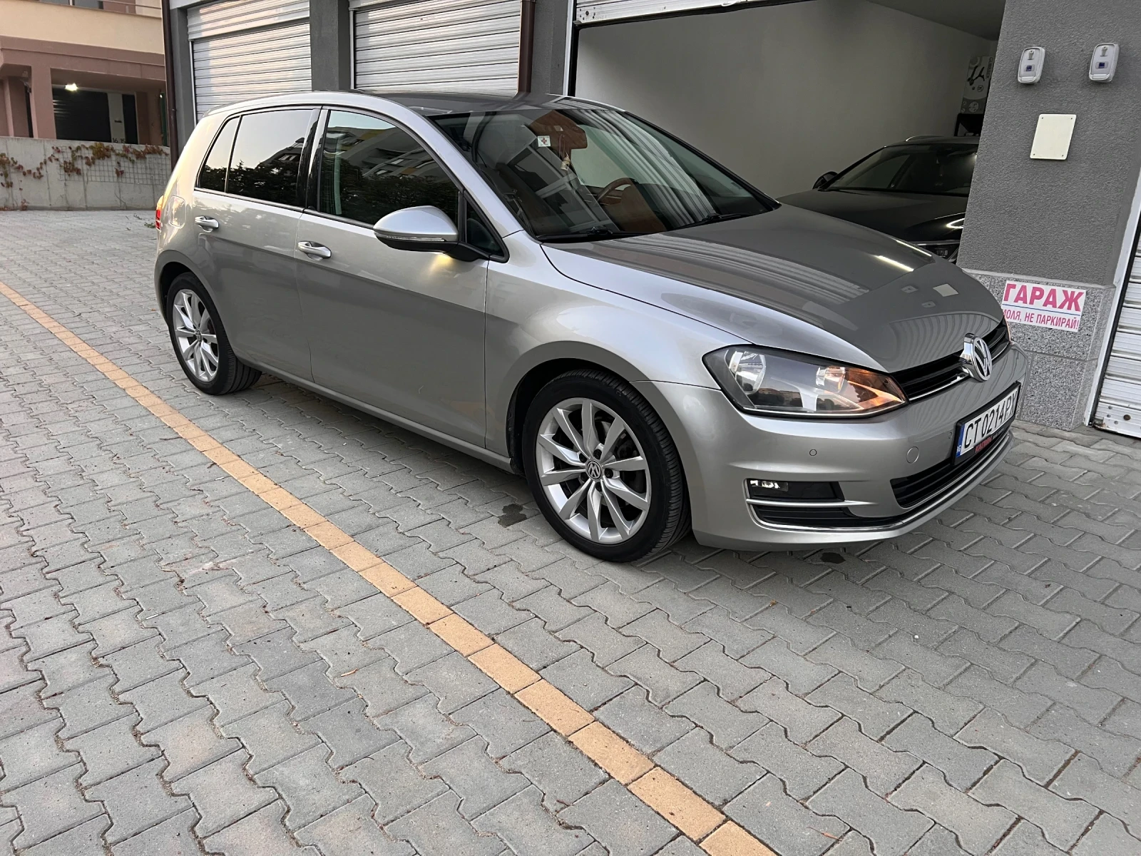 VW Golf 1.6 TDI   105кс, снимка 15 - Автомобили и джипове - 56220908
