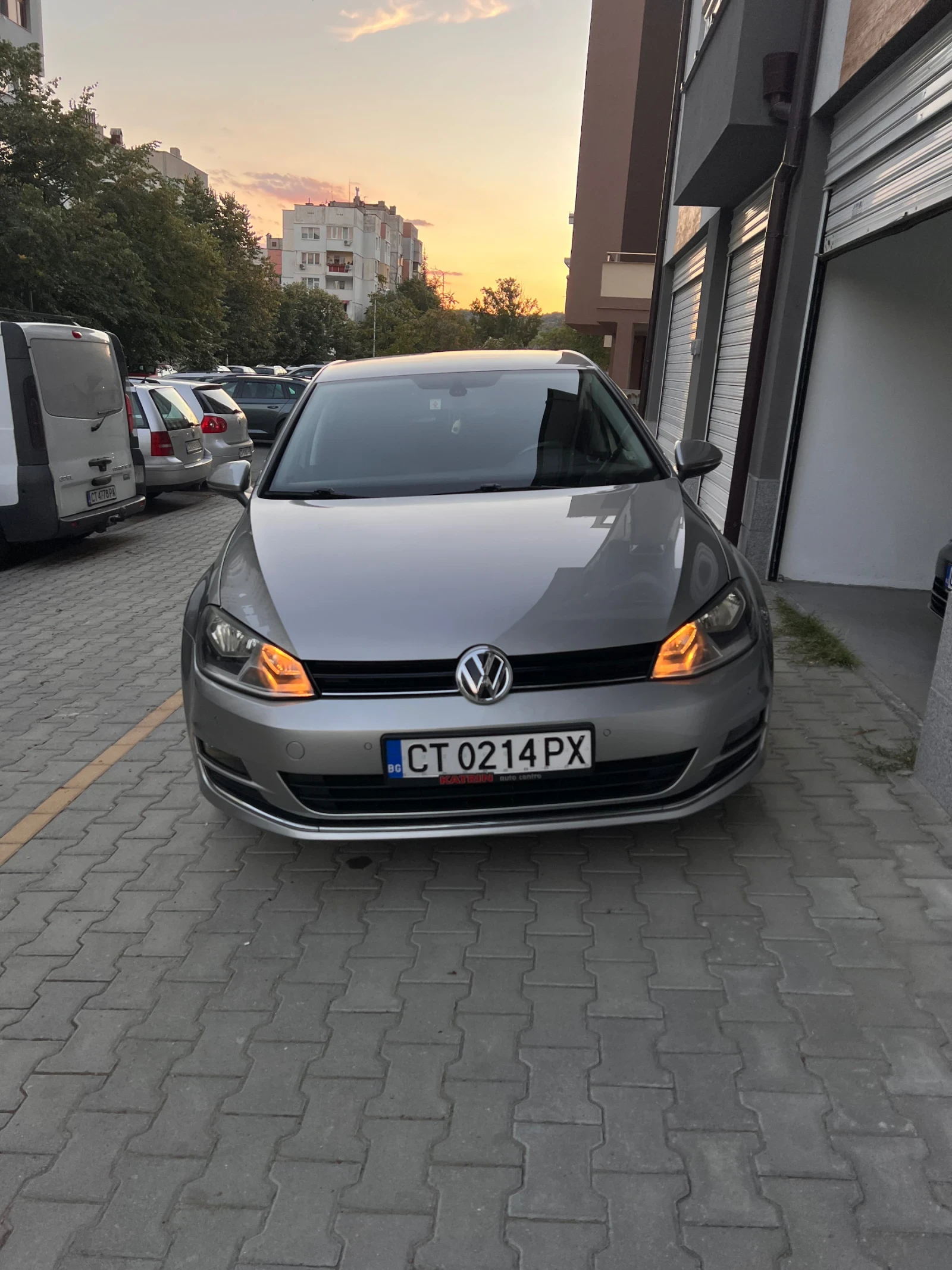 VW Golf 1.6 TDI   105кс