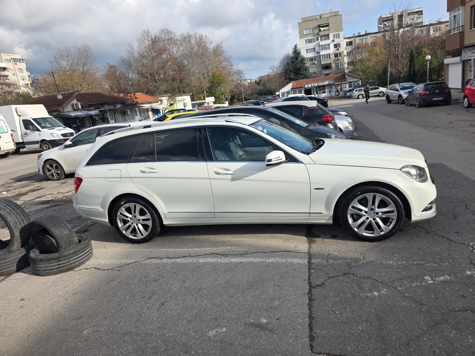 Mercedes-Benz C 180 C220, снимка 4 - Автомобили и джипове - 56508621