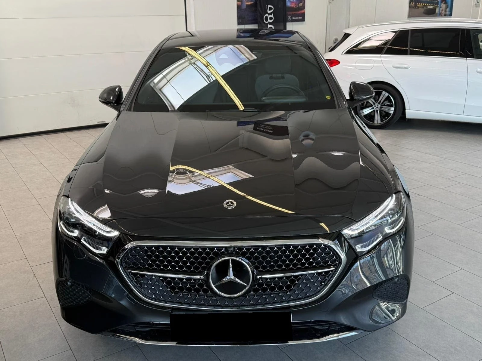 Mercedes-Benz E 220 d/AVANTGARDE/DIGITAL LIGHT/DISTRONIC/360/MEMORY/, снимка 6 - Автомобили и джипове - 56745433