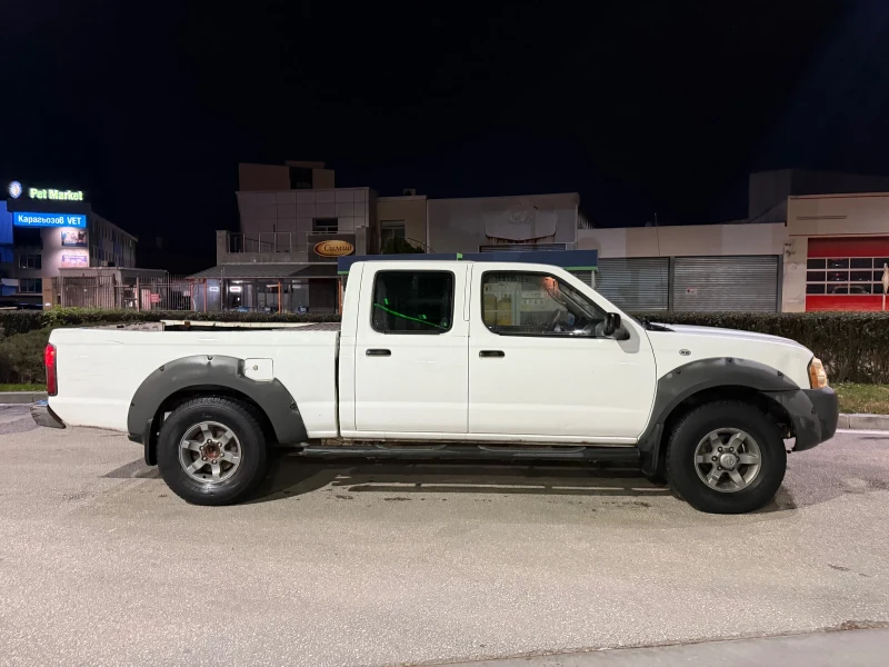 Nissan Navara Газ бензин , снимка 3 - Автомобили и джипове - 52794148