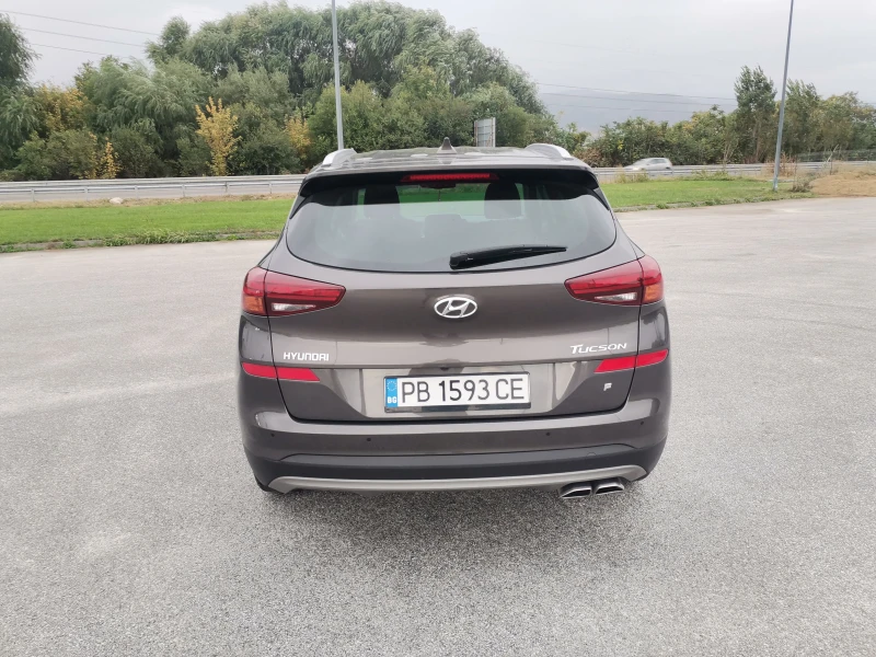 Hyundai Tucson 1.6 CRDI, снимка 4 - Автомобили и джипове - 52903635