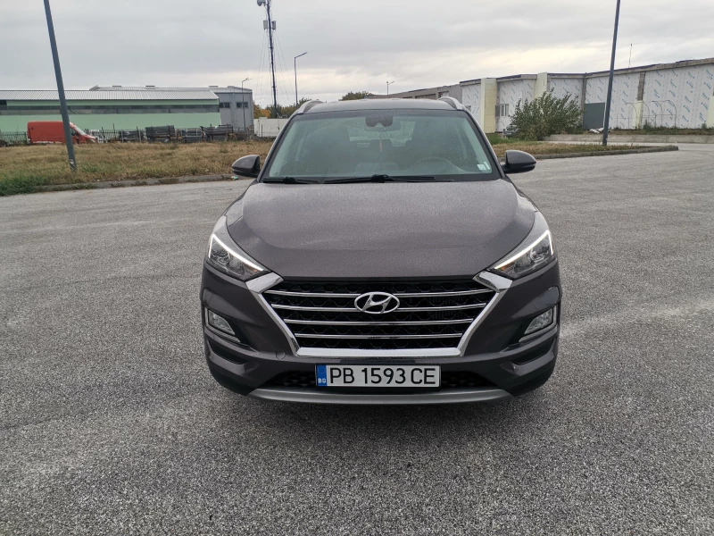 Hyundai Tucson 1.6 CRDI, снимка 8 - Автомобили и джипове - 52903635