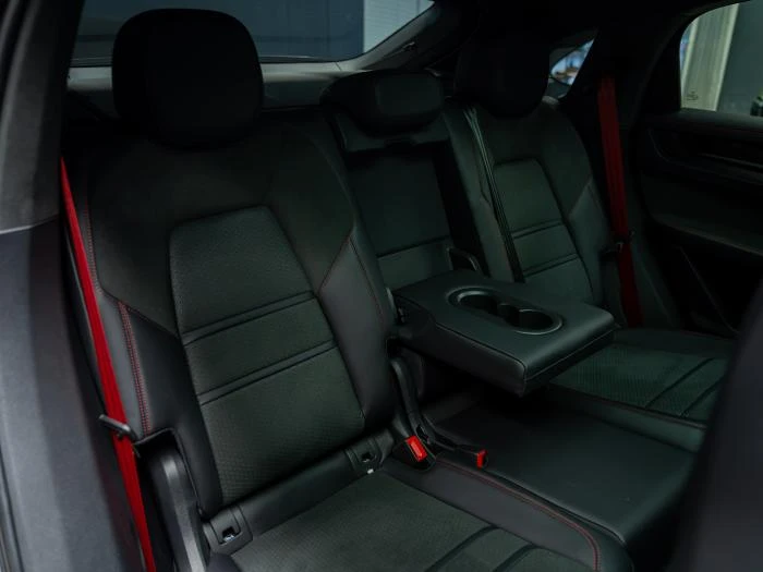 Porsche Cayenne GTS* MATRIX* HUD* PANO* SOFT CLOSE* , снимка 10 - Автомобили и джипове - 56177376
