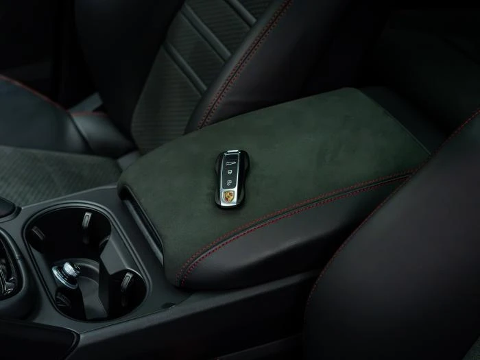 Porsche Cayenne GTS* MATRIX* HUD* PANO* SOFT CLOSE* , снимка 9 - Автомобили и джипове - 56177376