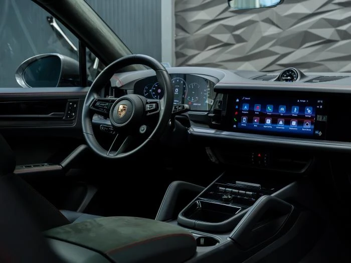 Porsche Cayenne GTS* MATRIX* HUD* PANO* SOFT CLOSE* , снимка 6 - Автомобили и джипове - 56177376