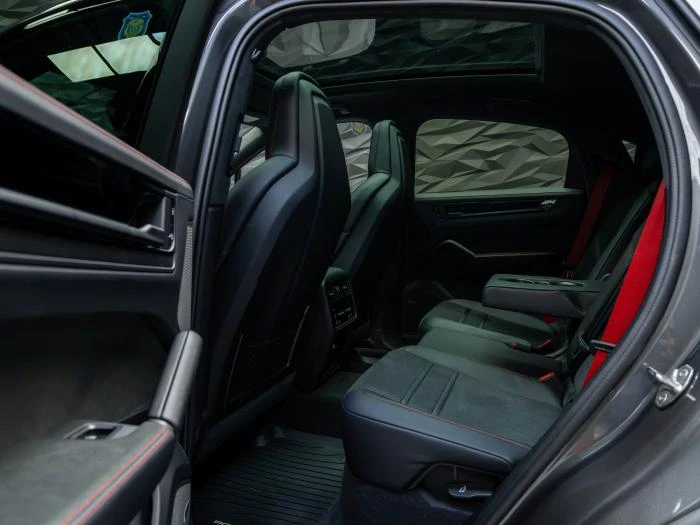 Porsche Cayenne GTS* MATRIX* HUD* PANO* SOFT CLOSE* , снимка 11 - Автомобили и джипове - 56177376