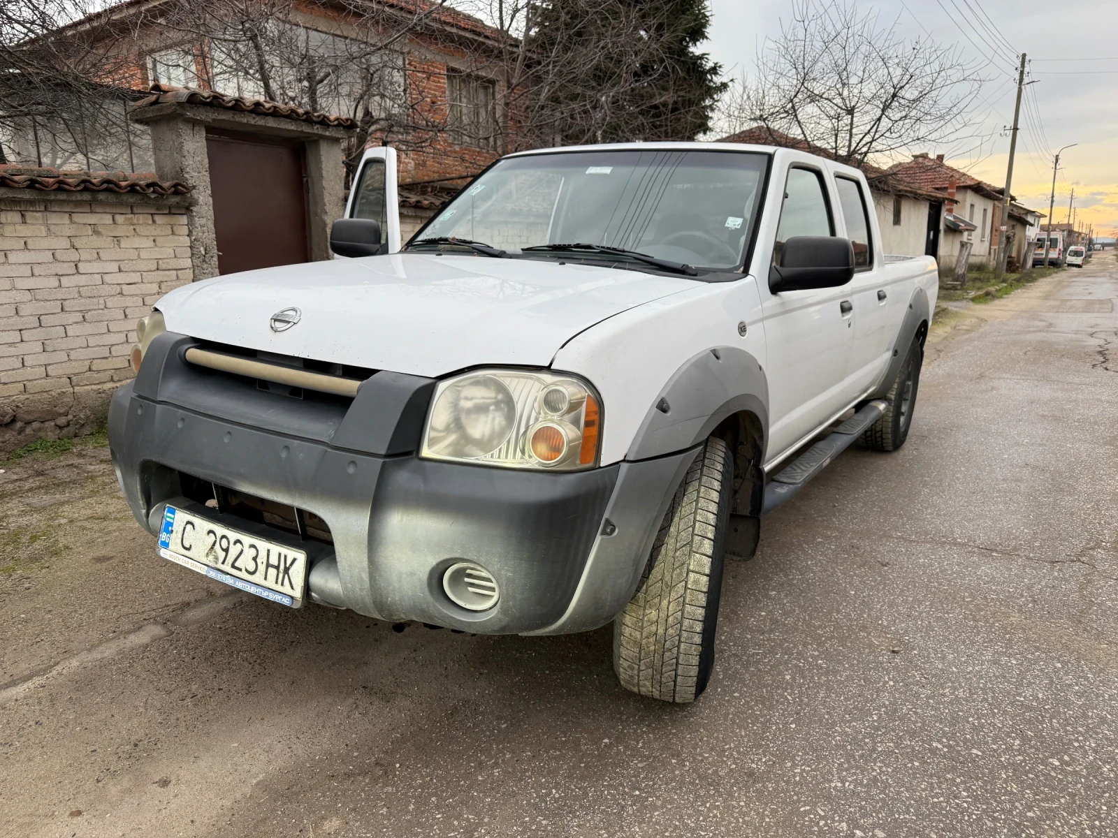 Nissan Frontier Газ бензин , снимка 1