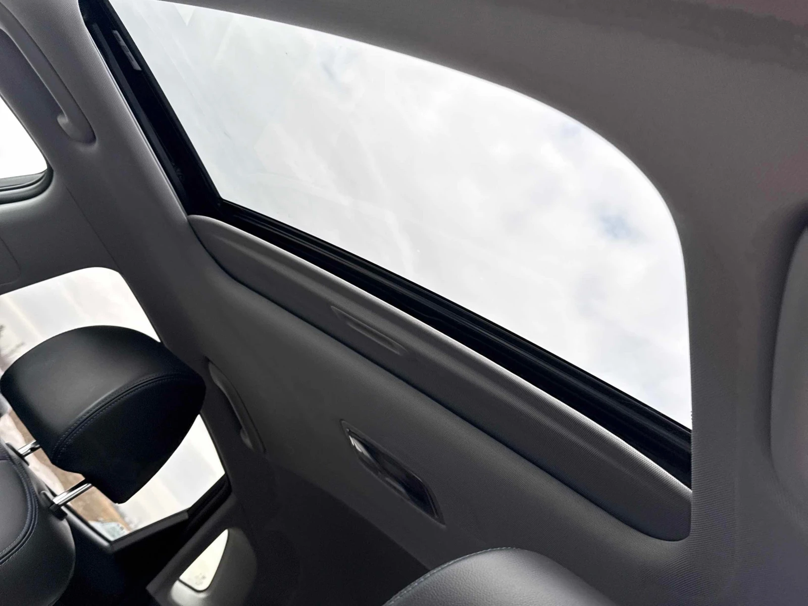 Hyundai Kona ULTIMATE * БЕЗ ИНЦИДЕНТИ * ЕДИН СОБСТВЕНИК * , снимка 10 - Автомобили и джипове - 54100328