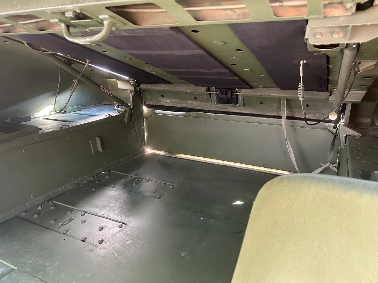 Hummer H1 M1114 | Mobile.bg � ����������� 9