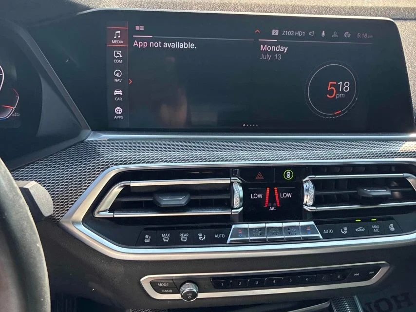 BMW X5 xDrive40i* M-pack* 360* Laser* HUD* Pano* H&K* , снимка 9 - Автомобили и джипове - 55279653