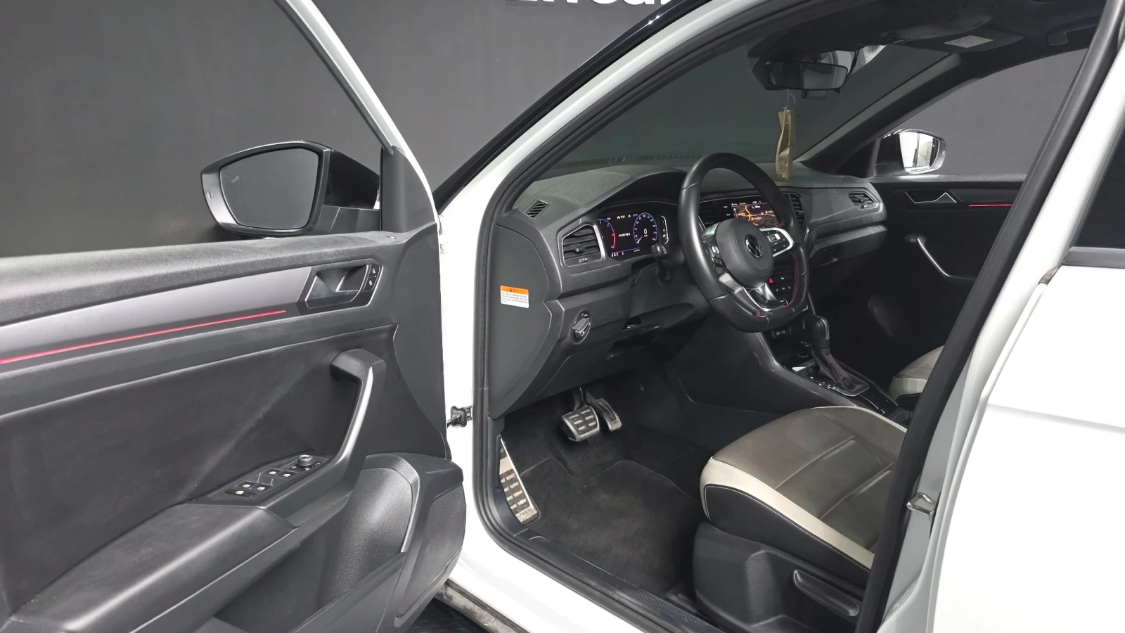 VW T-Roc 2.0 TDI Premium, снимка 8 - Автомобили и джипове - 55628106