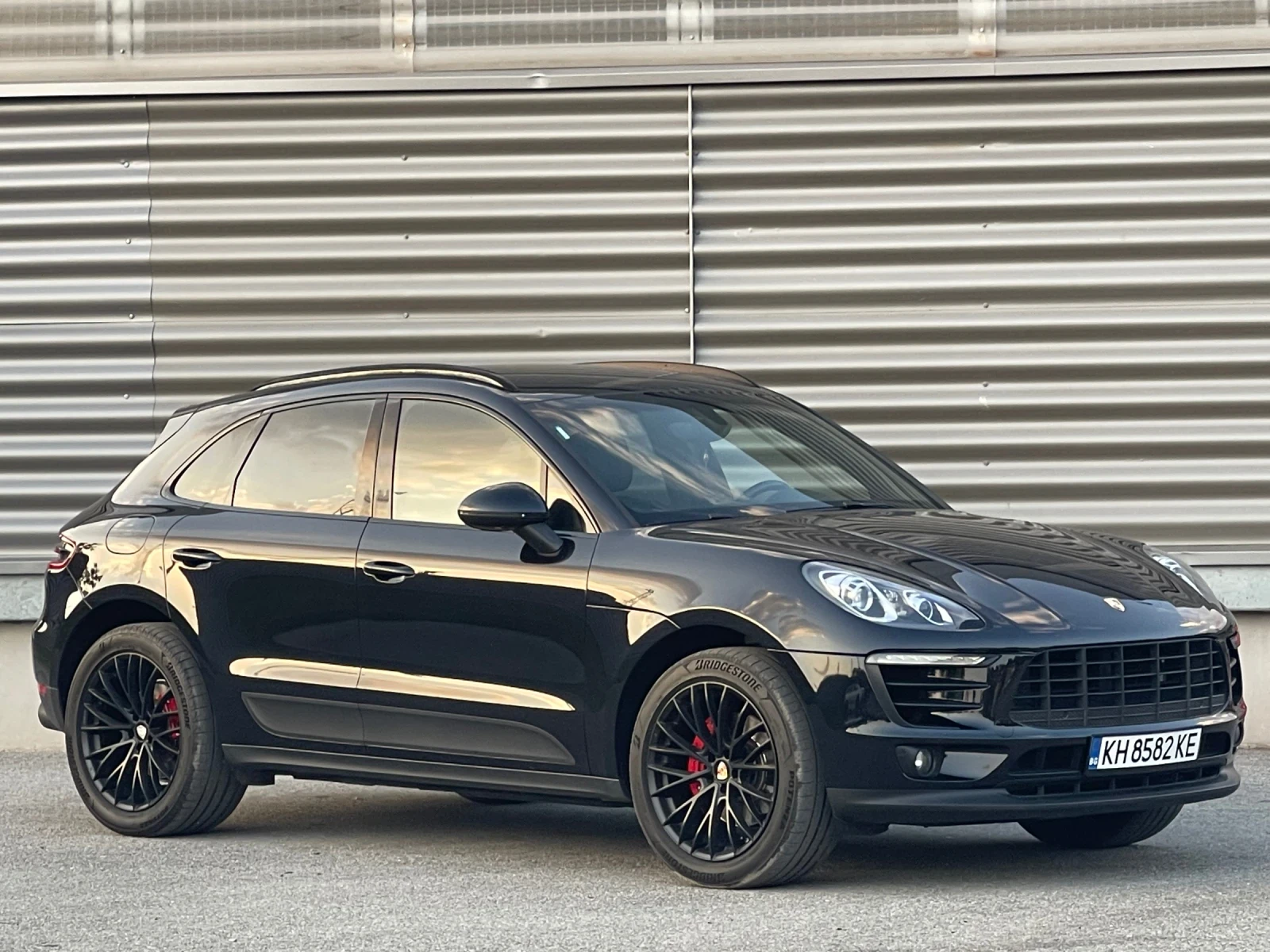 Porsche Macan S 2015 Г. AKRAPOVIC ДВА ЧИФТА ДЖАНТИ С ГУМИ, снимка 3 - Автомобили и джипове - 55909329