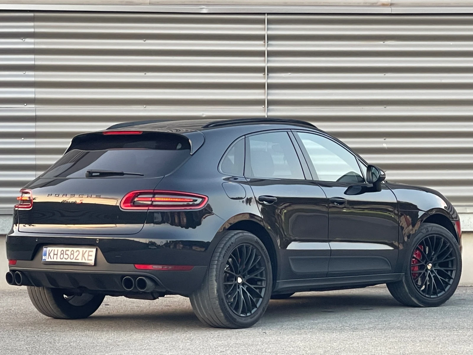 Porsche Macan S 2015 Г. AKRAPOVIC ДВА ЧИФТА ДЖАНТИ С ГУМИ, снимка 5 - Автомобили и джипове - 55909329