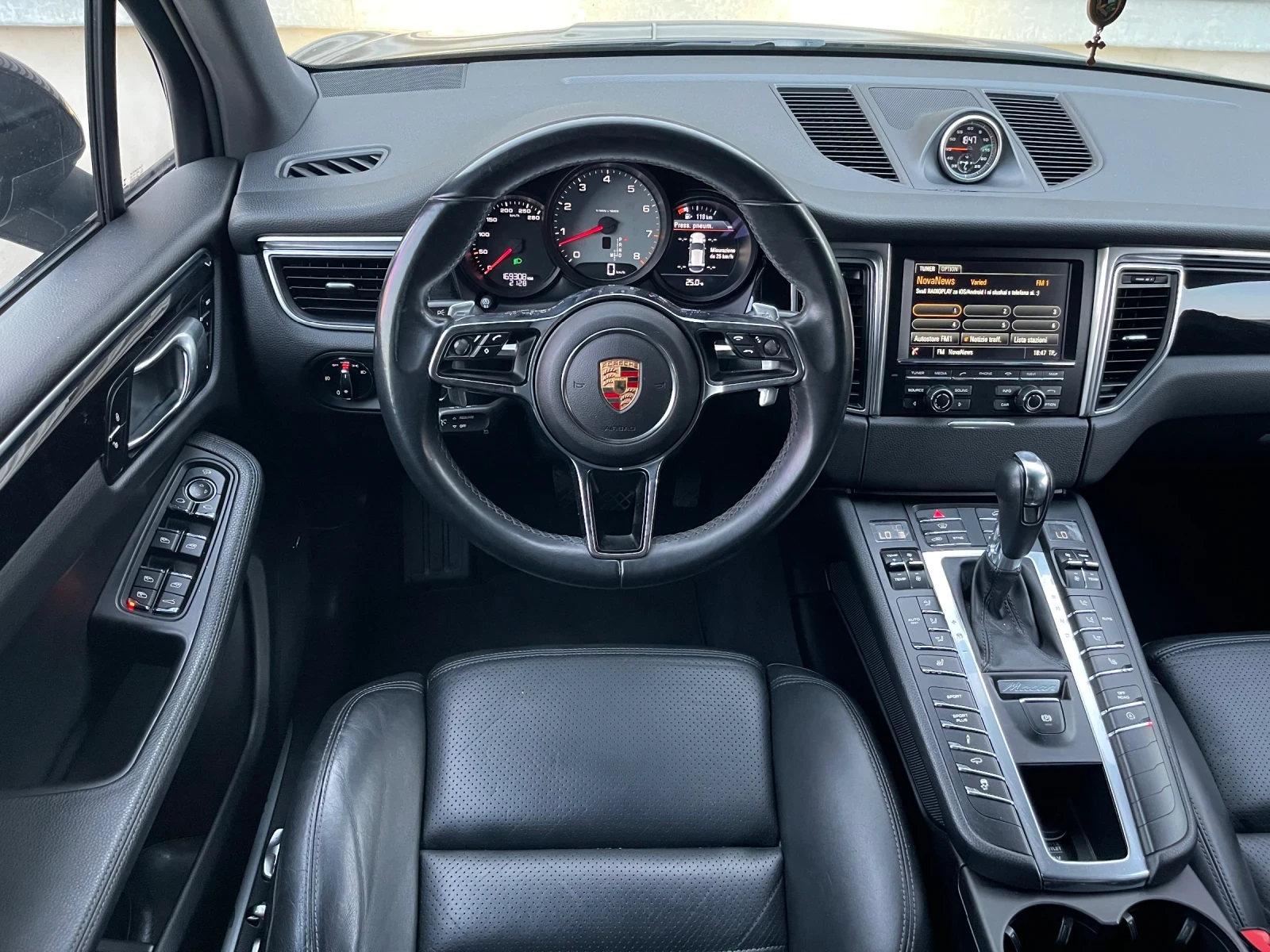 Porsche Macan S 2015 Г. AKRAPOVIC ДВА ЧИФТА ДЖАНТИ С ГУМИ, снимка 10 - Автомобили и джипове - 55909329