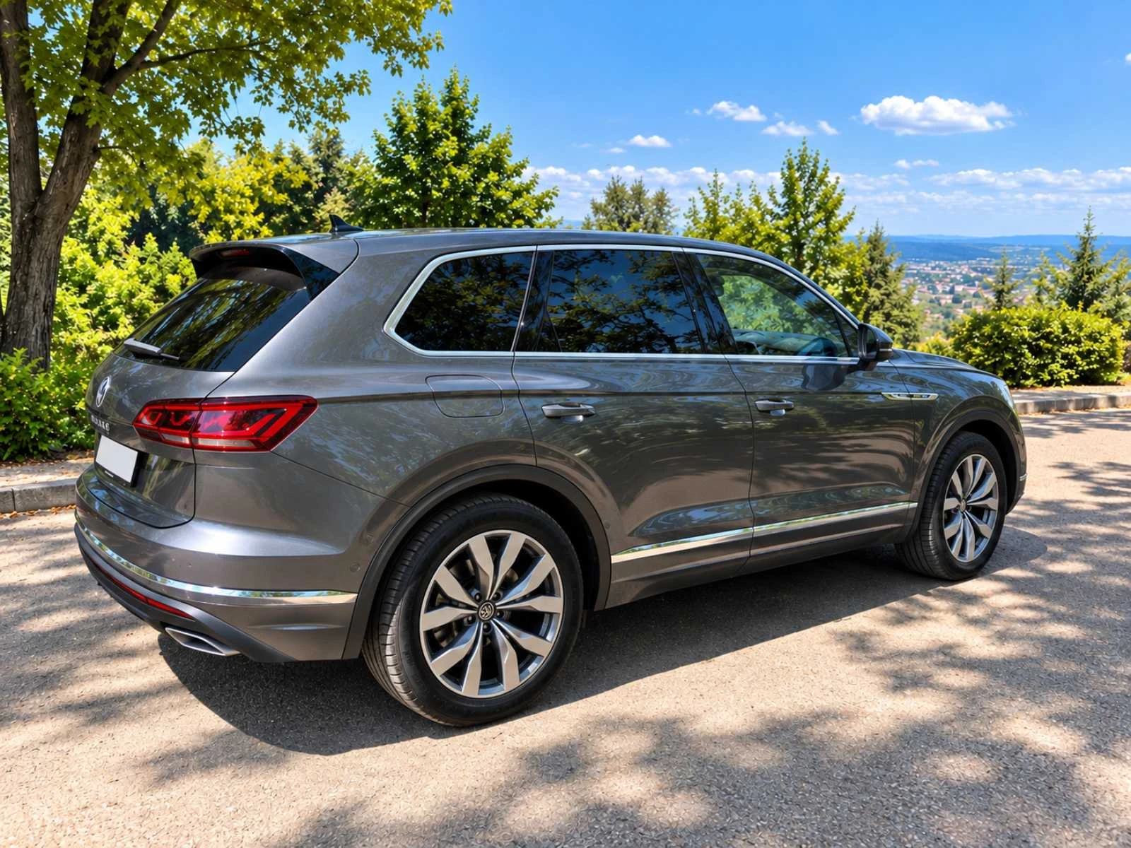 VW Touareg 3.0 TDI, снимка 5 - Автомобили и джипове - 56153313