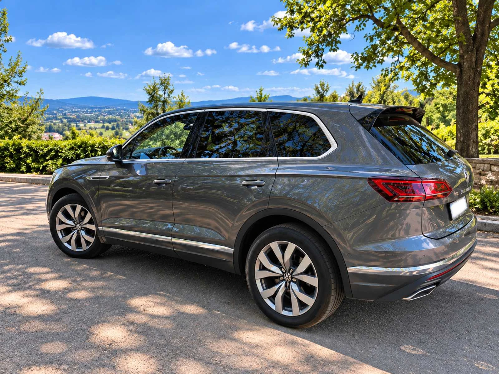 VW Touareg 3.0 TDI, снимка 6 - Автомобили и джипове - 56153313