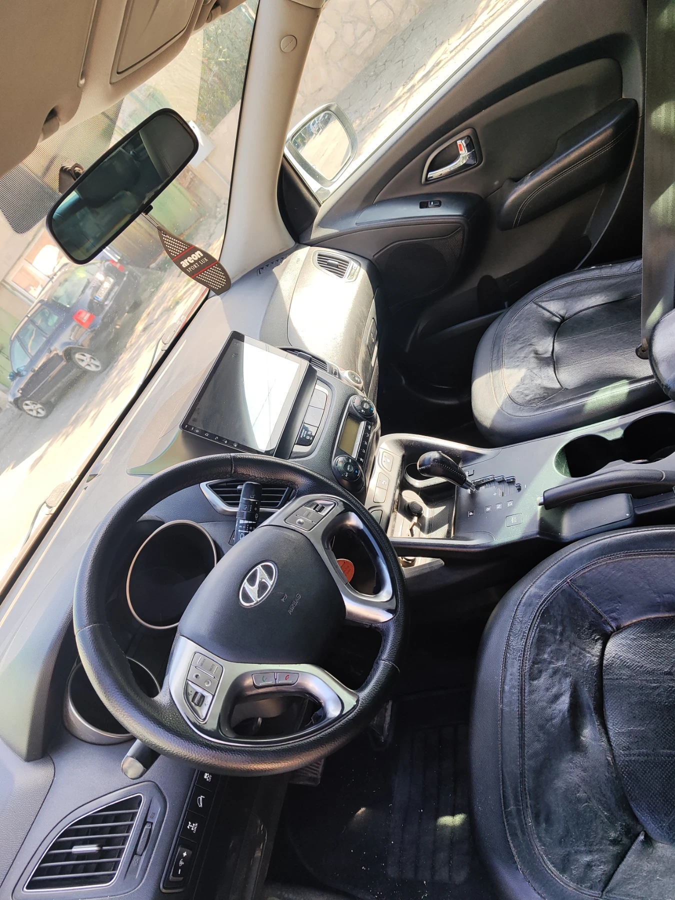 Hyundai IX35 2.0TDI, снимка 4 - Автомобили и джипове - 56433841