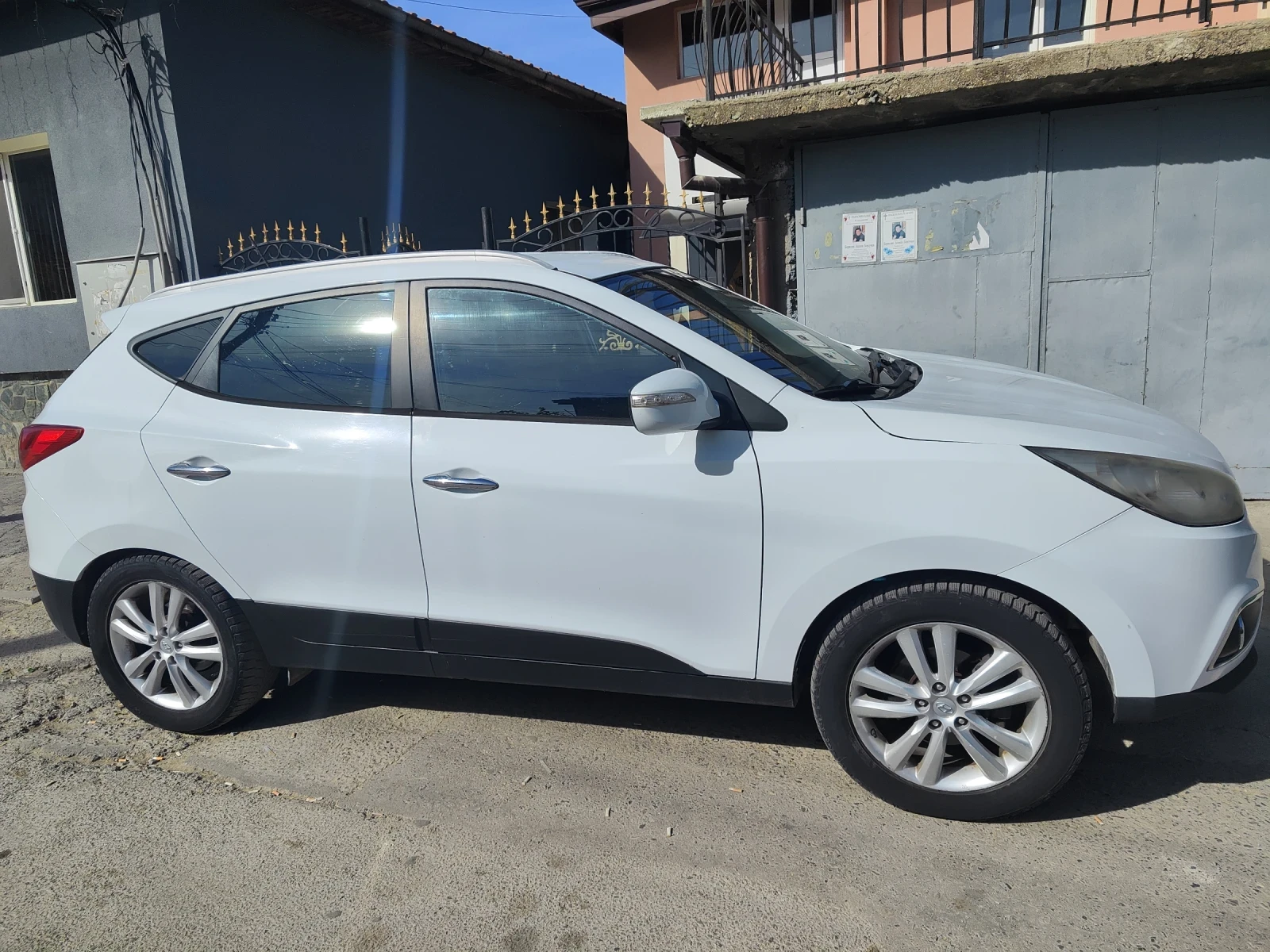 Hyundai IX35 2.0TDI, снимка 3 - Автомобили и джипове - 56433841
