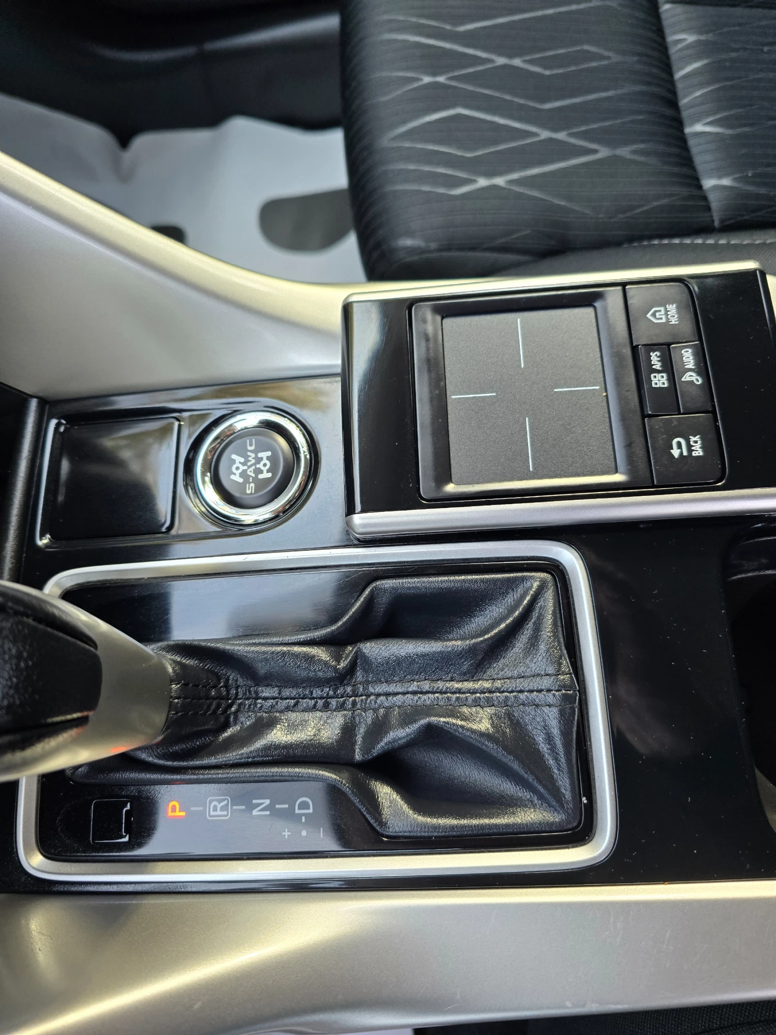 Mitsubishi Eclipse Cross 2.2DiD* 4x4* AUTOMATiC* TOP, снимка 10 - Автомобили и джипове - 56633807